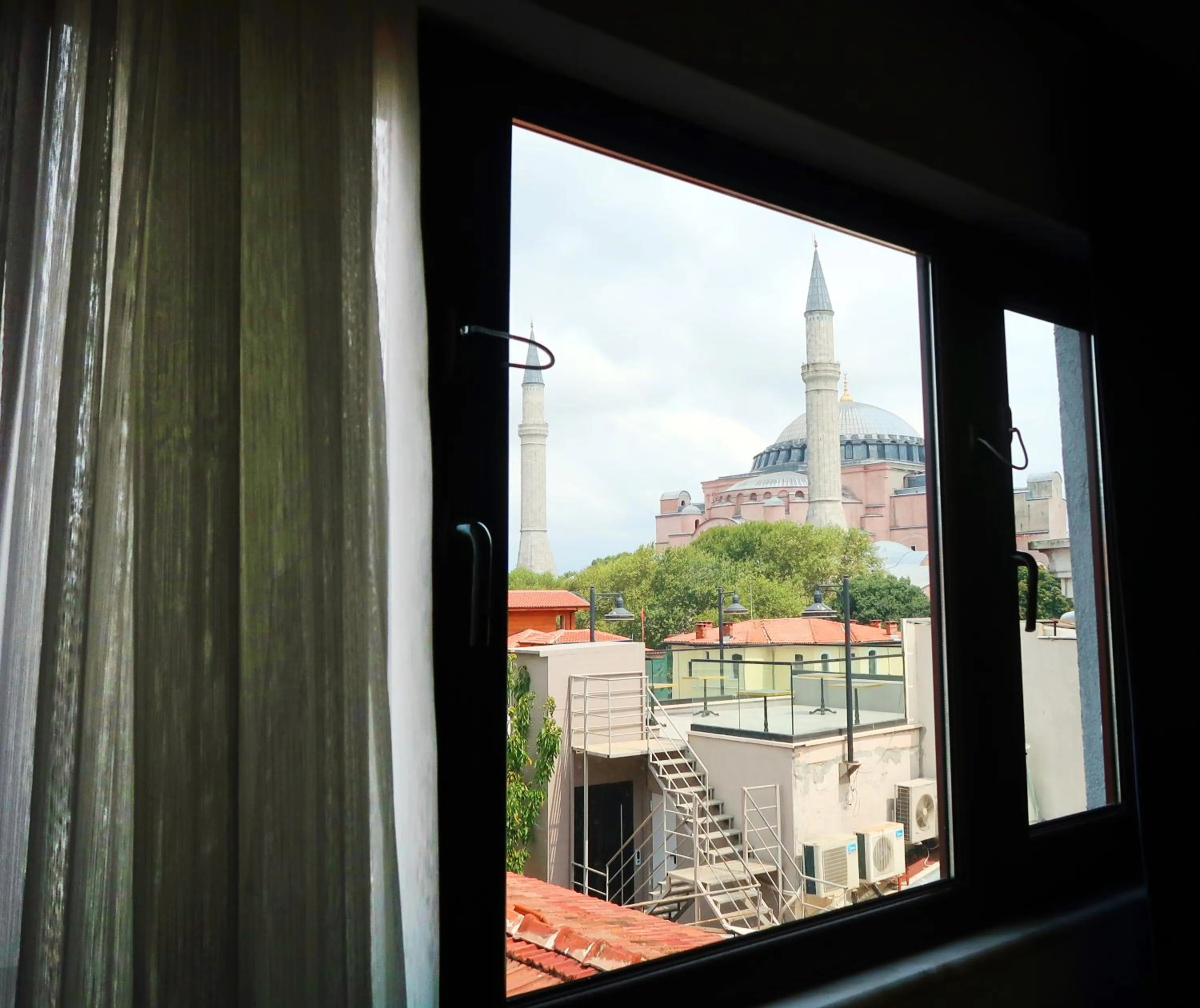 Day in Fuego Design Suites