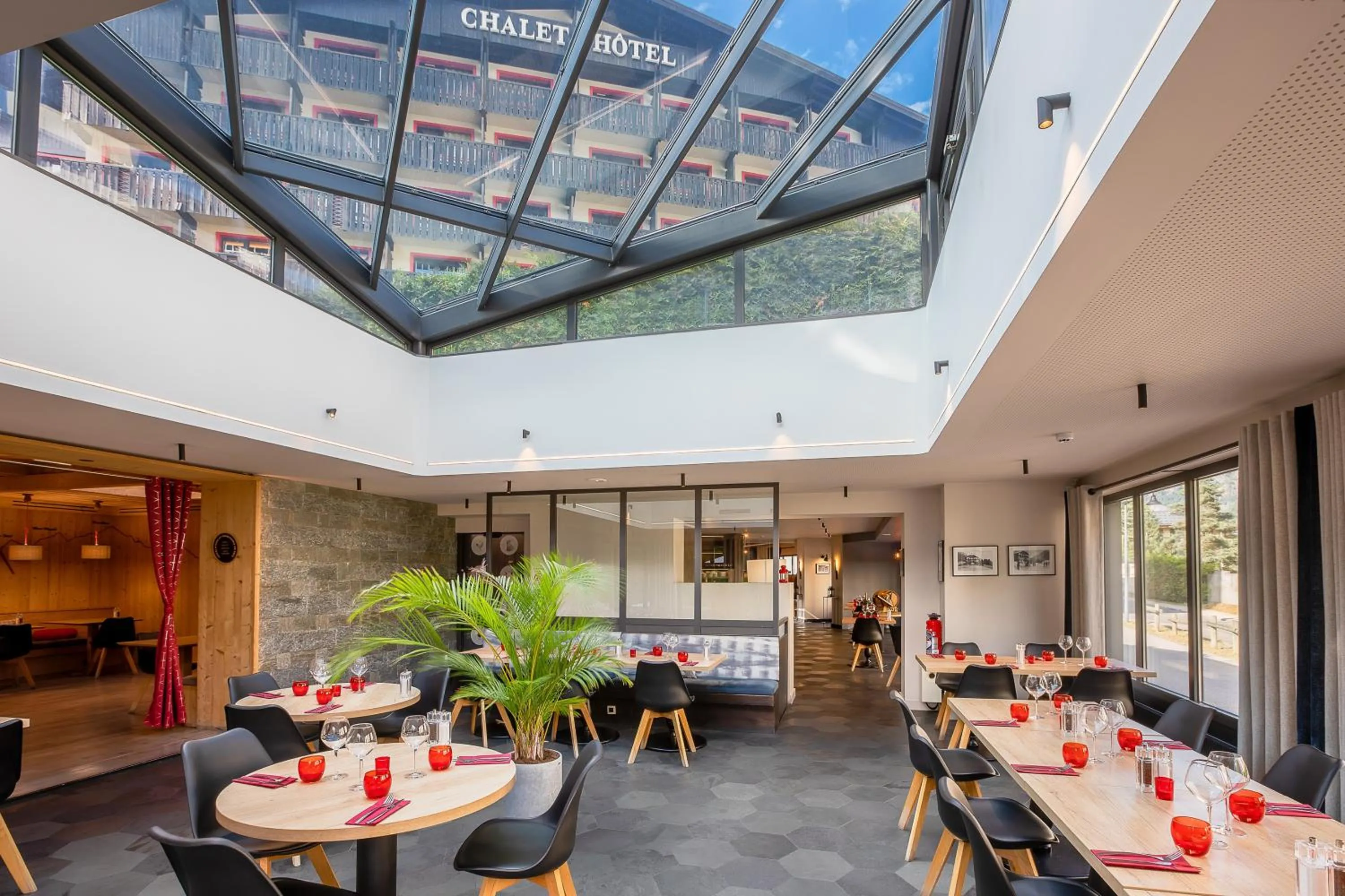 Restaurant/places to eat in Chalet Hôtel Le Prieuré & Spa