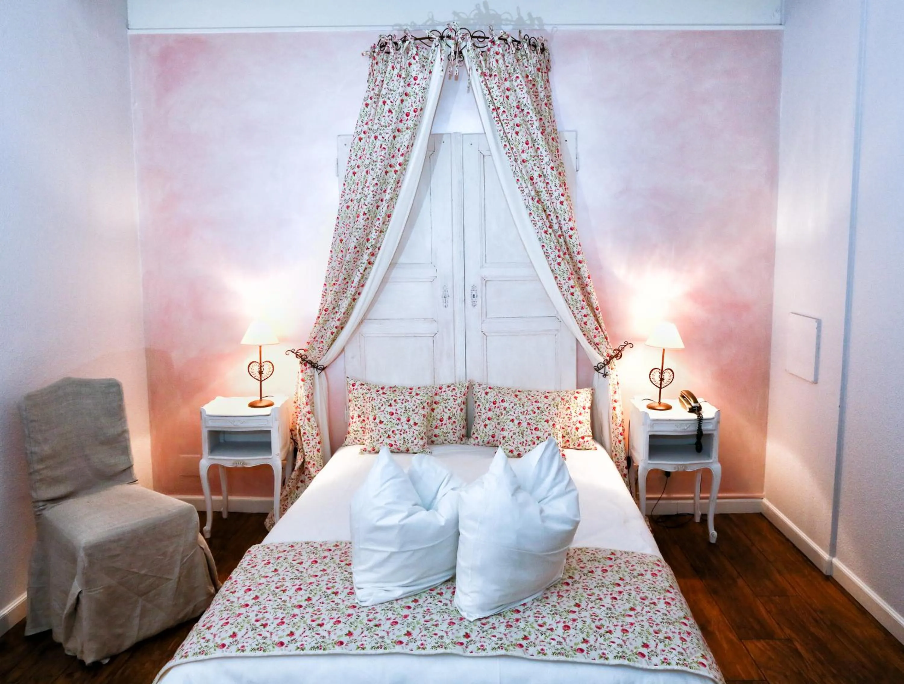 Bed in Hôtel Restaurant Verger des Châteaux, The Originals Relais, proche Sélestat