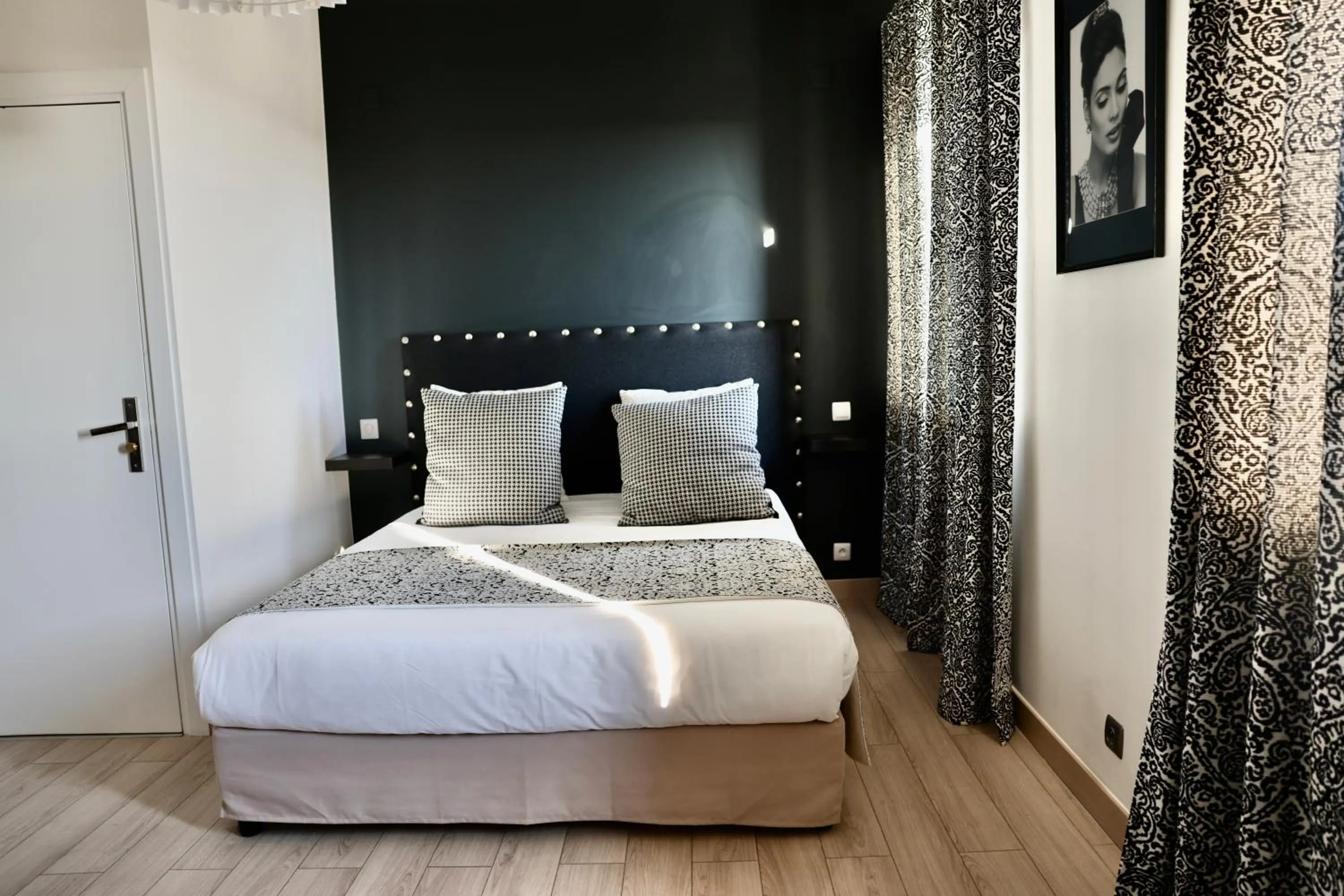 Bed in Hôtel Restaurant Verger des Châteaux, The Originals Relais, proche Sélestat