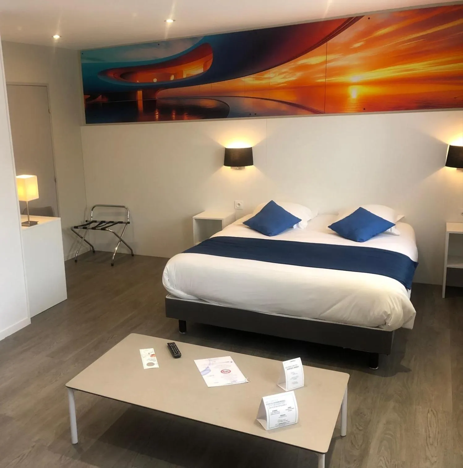 Photo of the whole room, Bed in Hotel The Originals Bernay Acropole