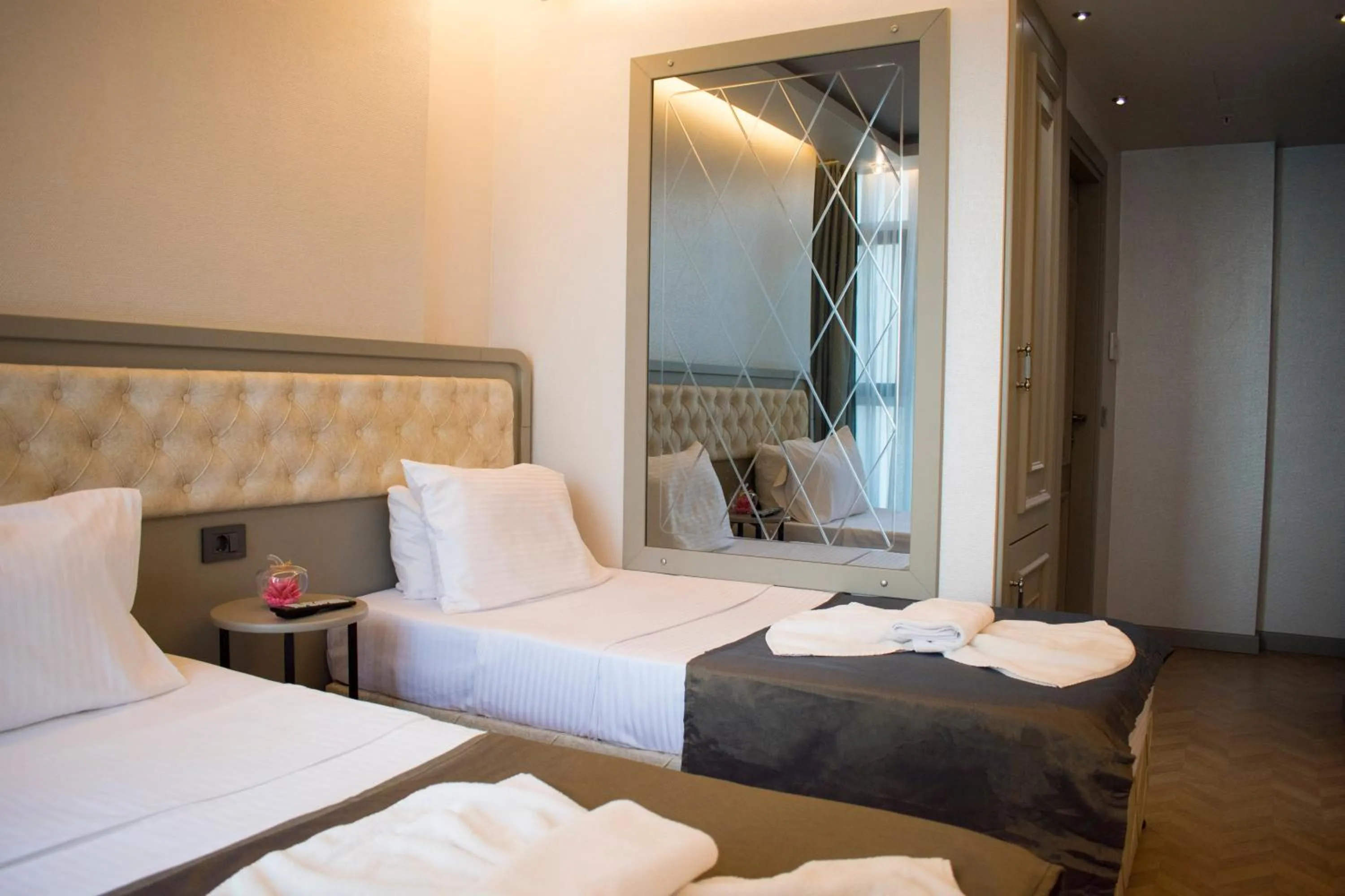 Photo of the whole room in Mayer Hotel Istanbul