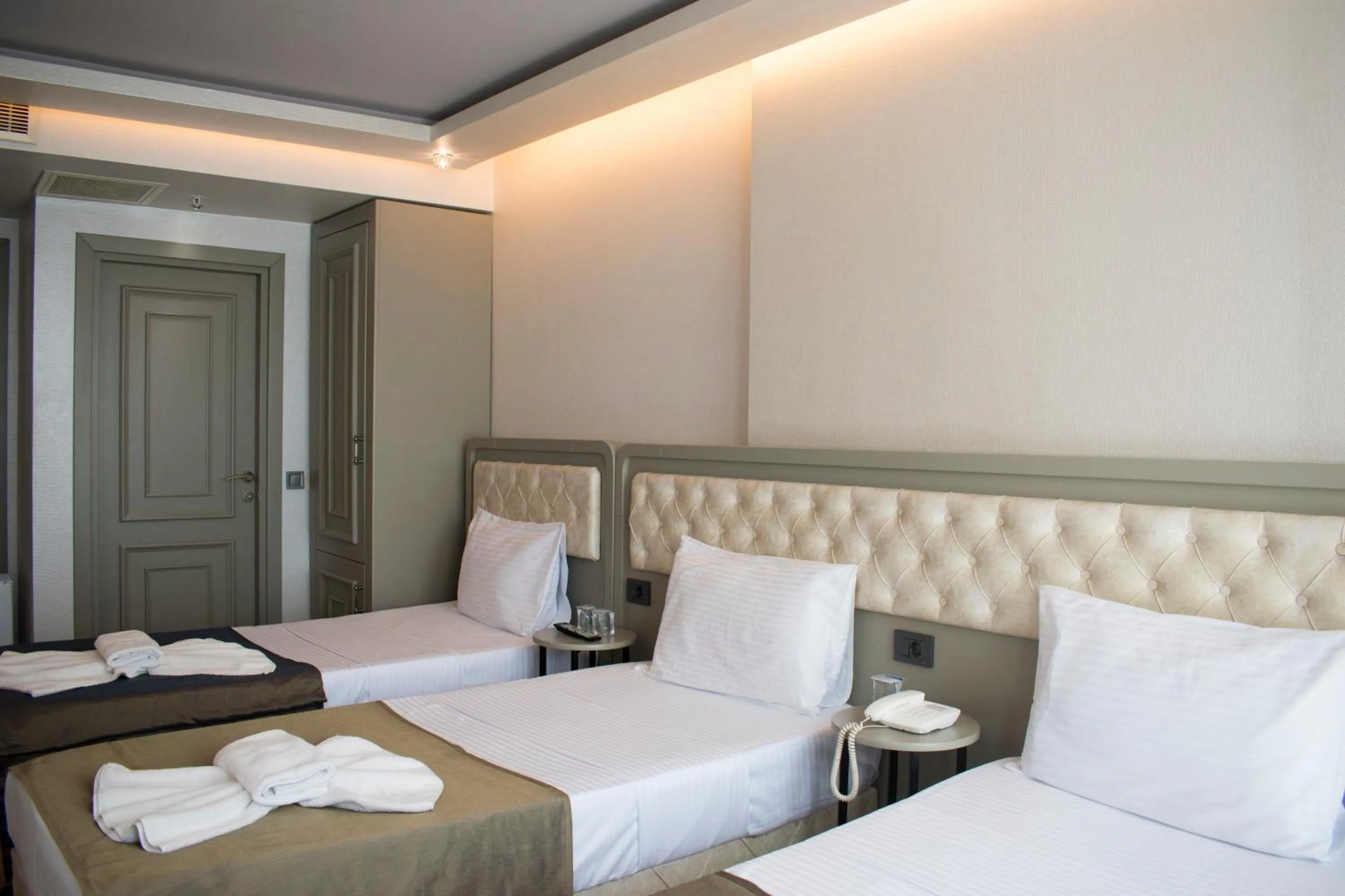 Photo of the whole room in Mayer Hotel Istanbul