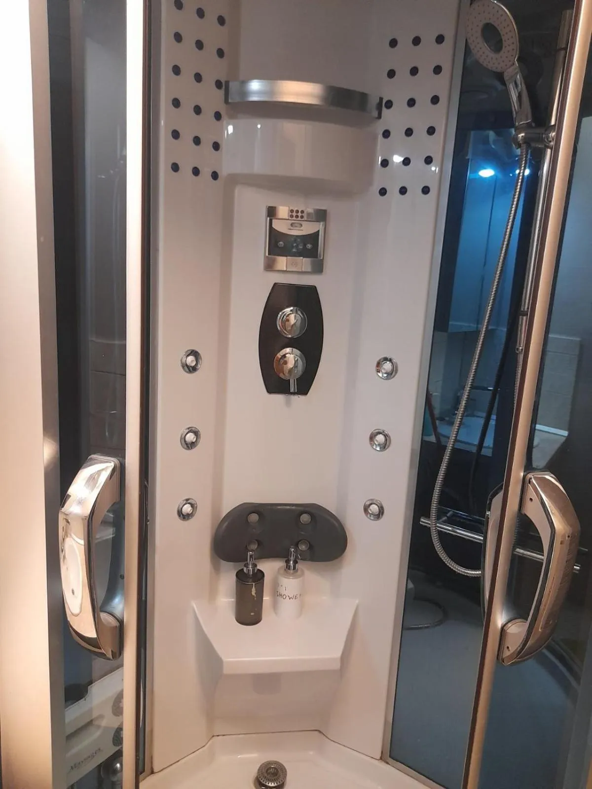 Bathroom in Day in Athens