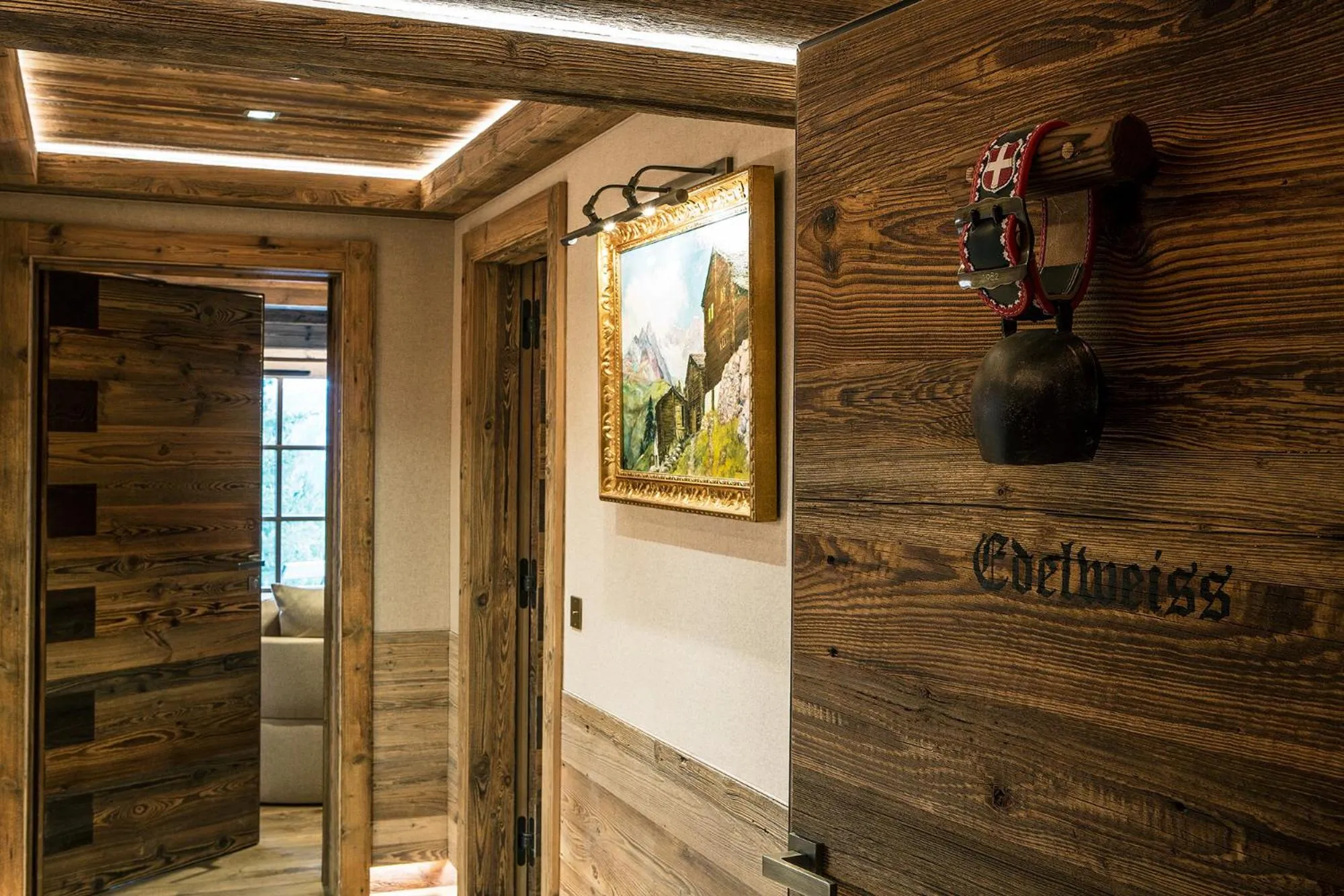 Facade/entrance in Le Refuge de la Traye