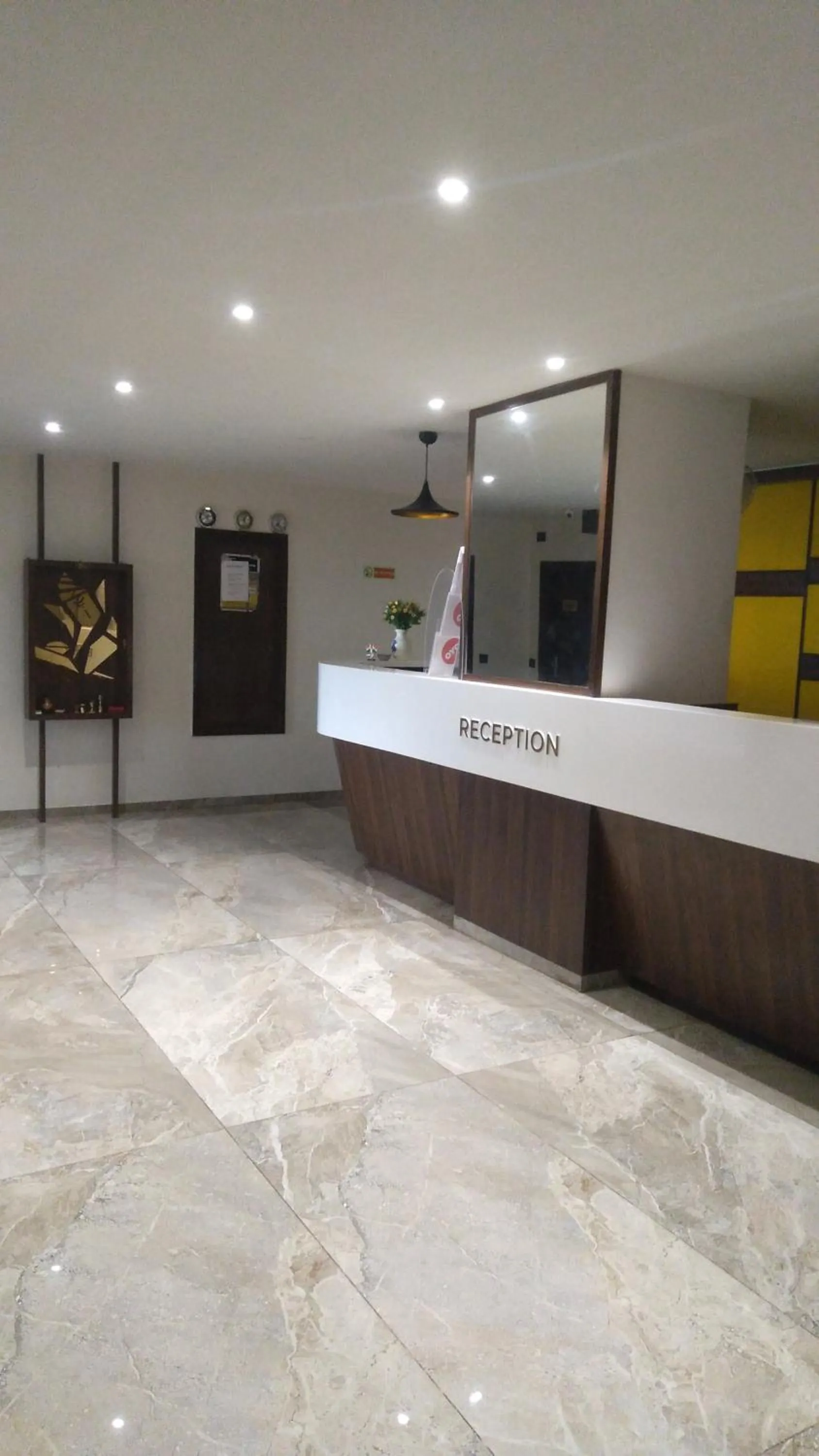 Lobby or reception in Hotel Sparsh Inn - Chandkheda
