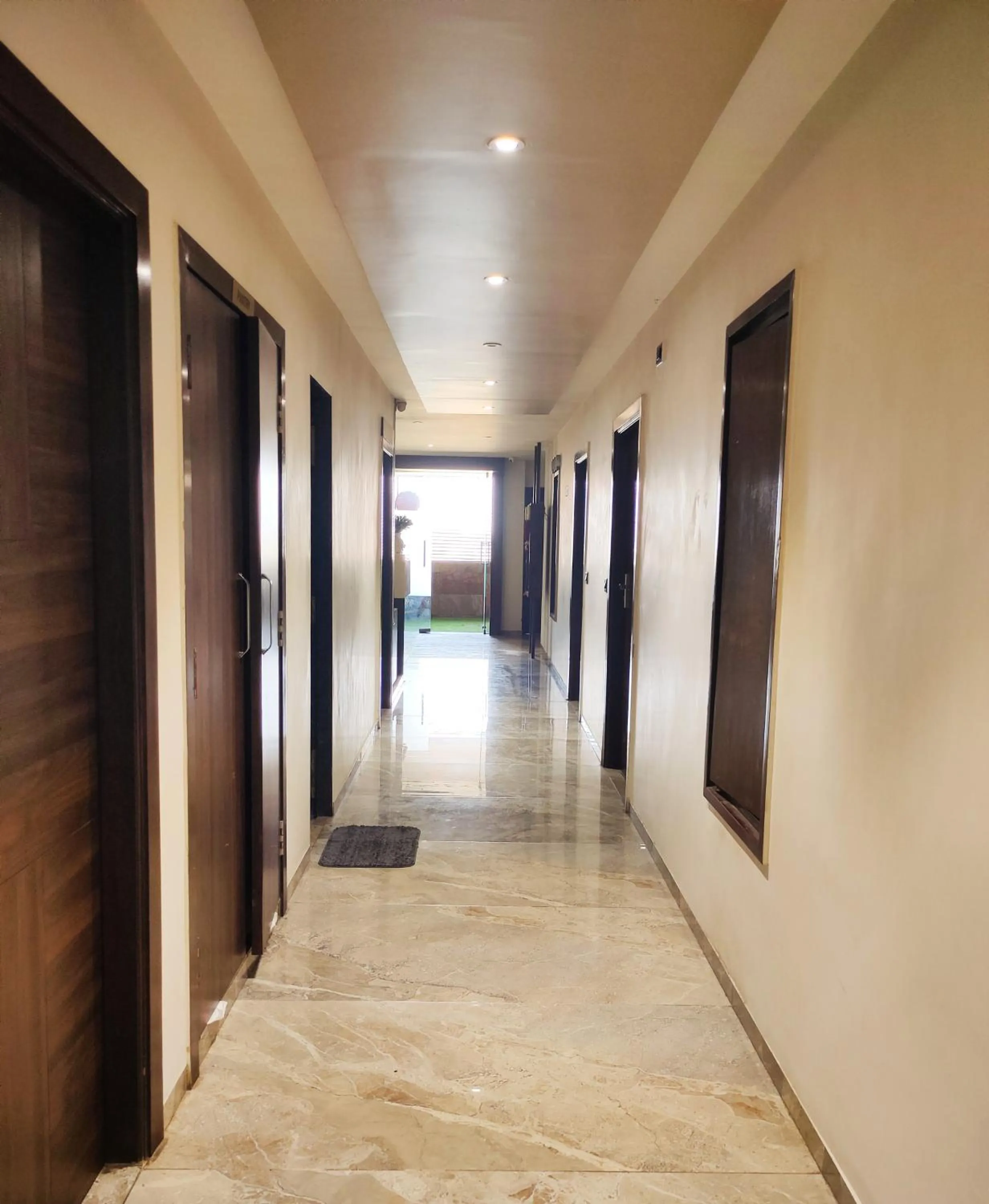 Lobby or reception in Hotel Sparsh Inn - Chandkheda