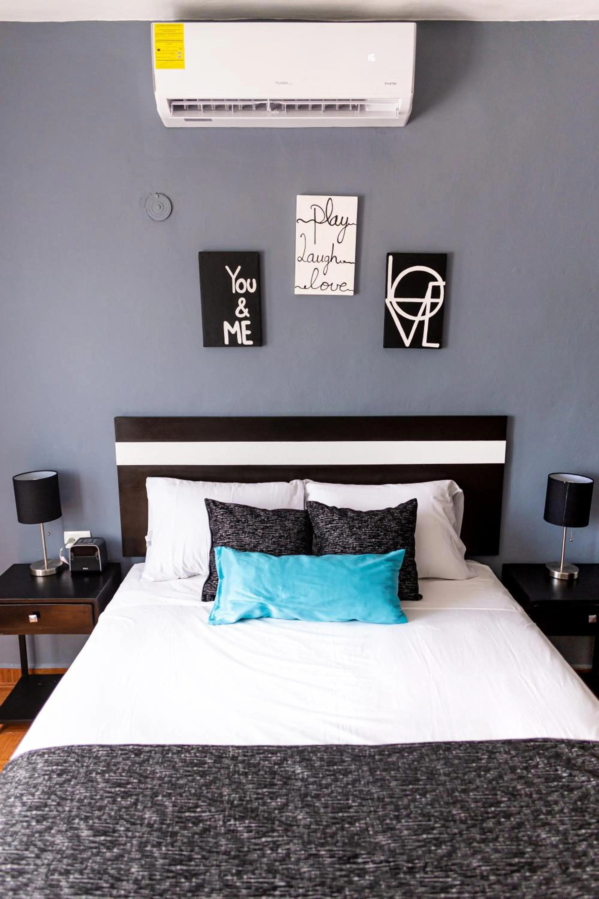 Bed in Santa Fe Studios And Suites