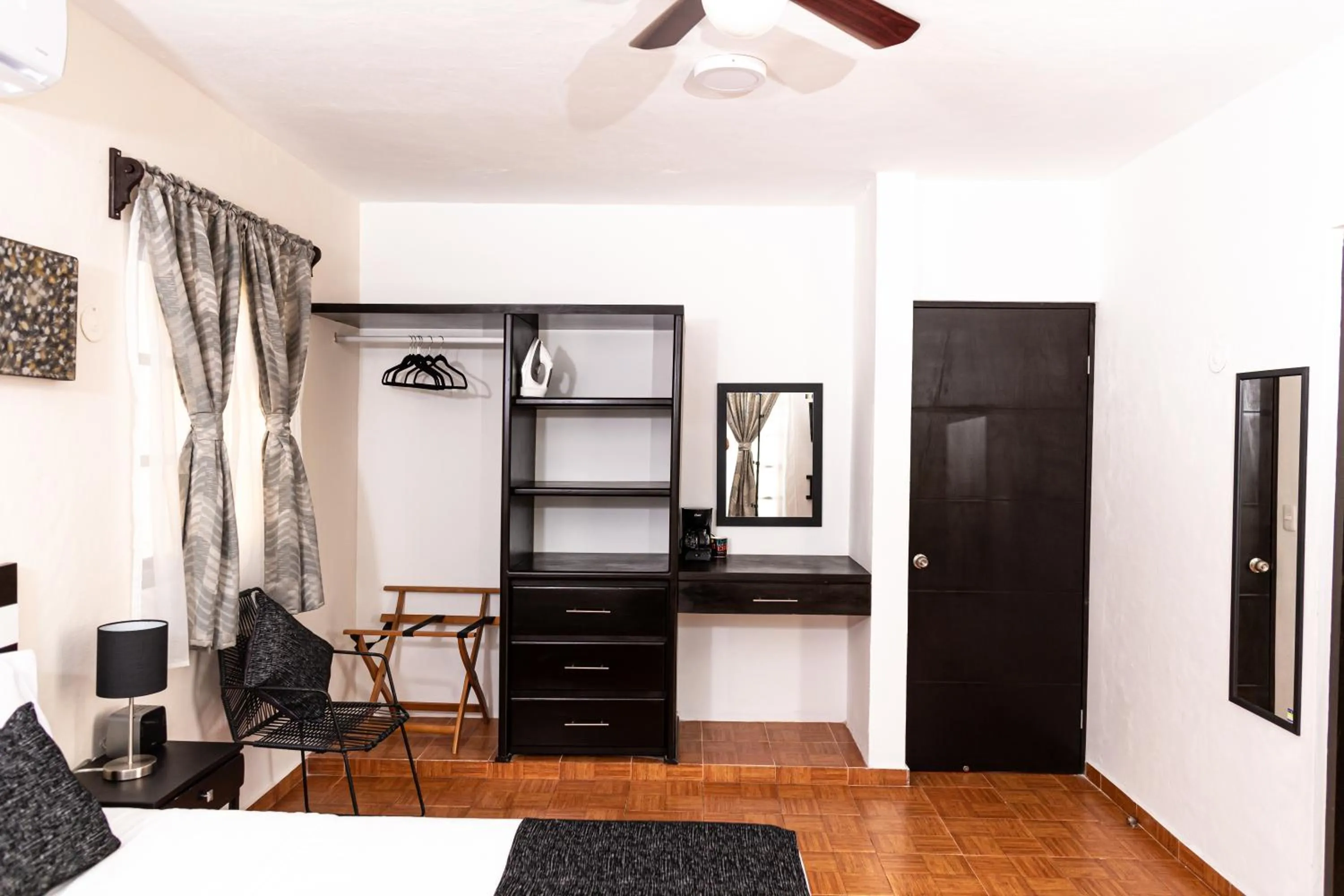 Santa Fe Studios And Suites