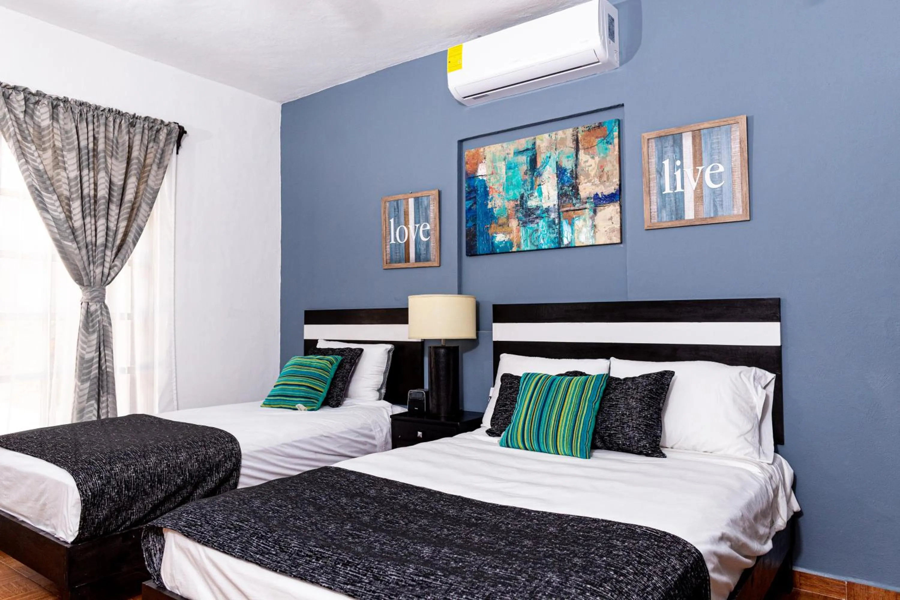 Photo of the whole room, Bed in Santa Fe Studios And Suites