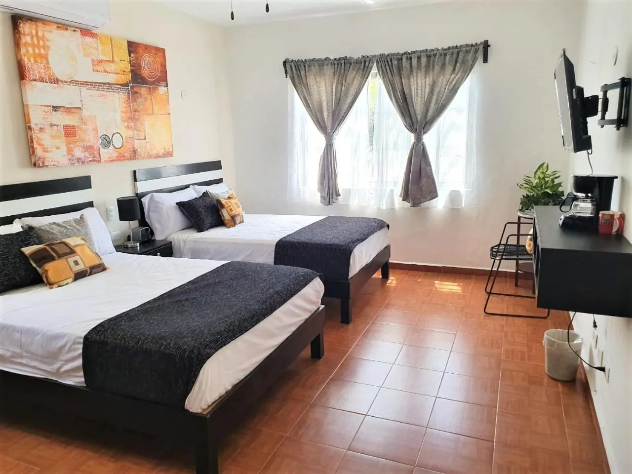 Photo of the whole room, Bed in Santa Fe Studios And Suites