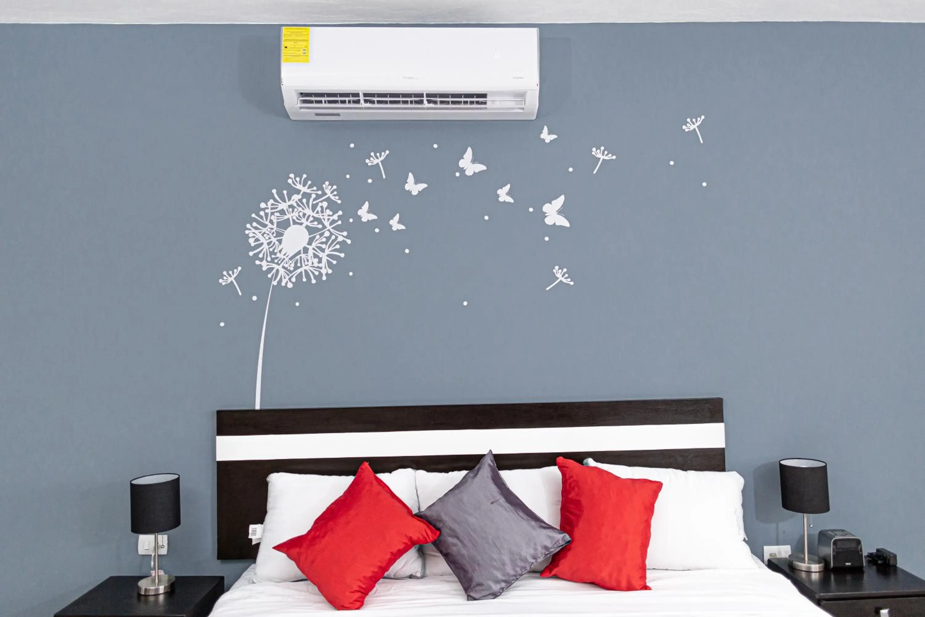 Decorative detail, Bed in Santa Fe Studios And Suites