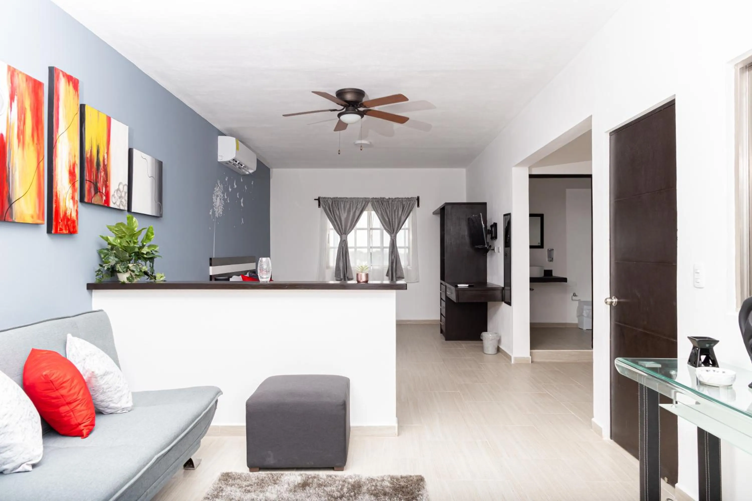 Living room in Santa Fe Studios And Suites