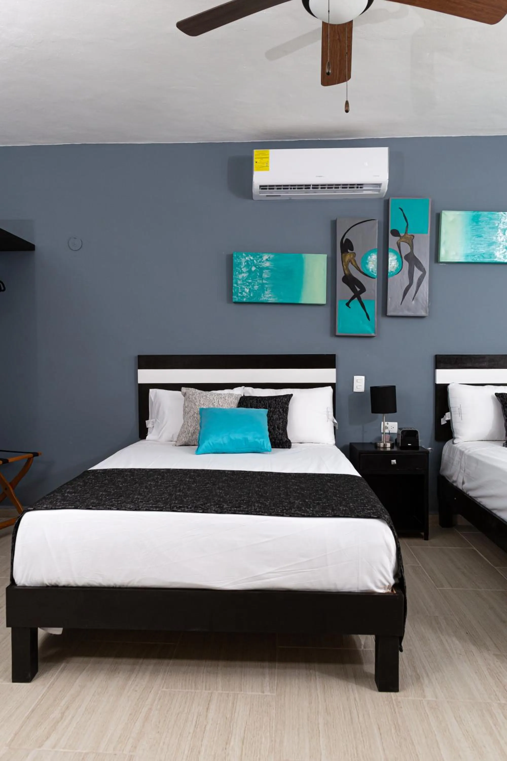 Bed in Santa Fe Studios And Suites