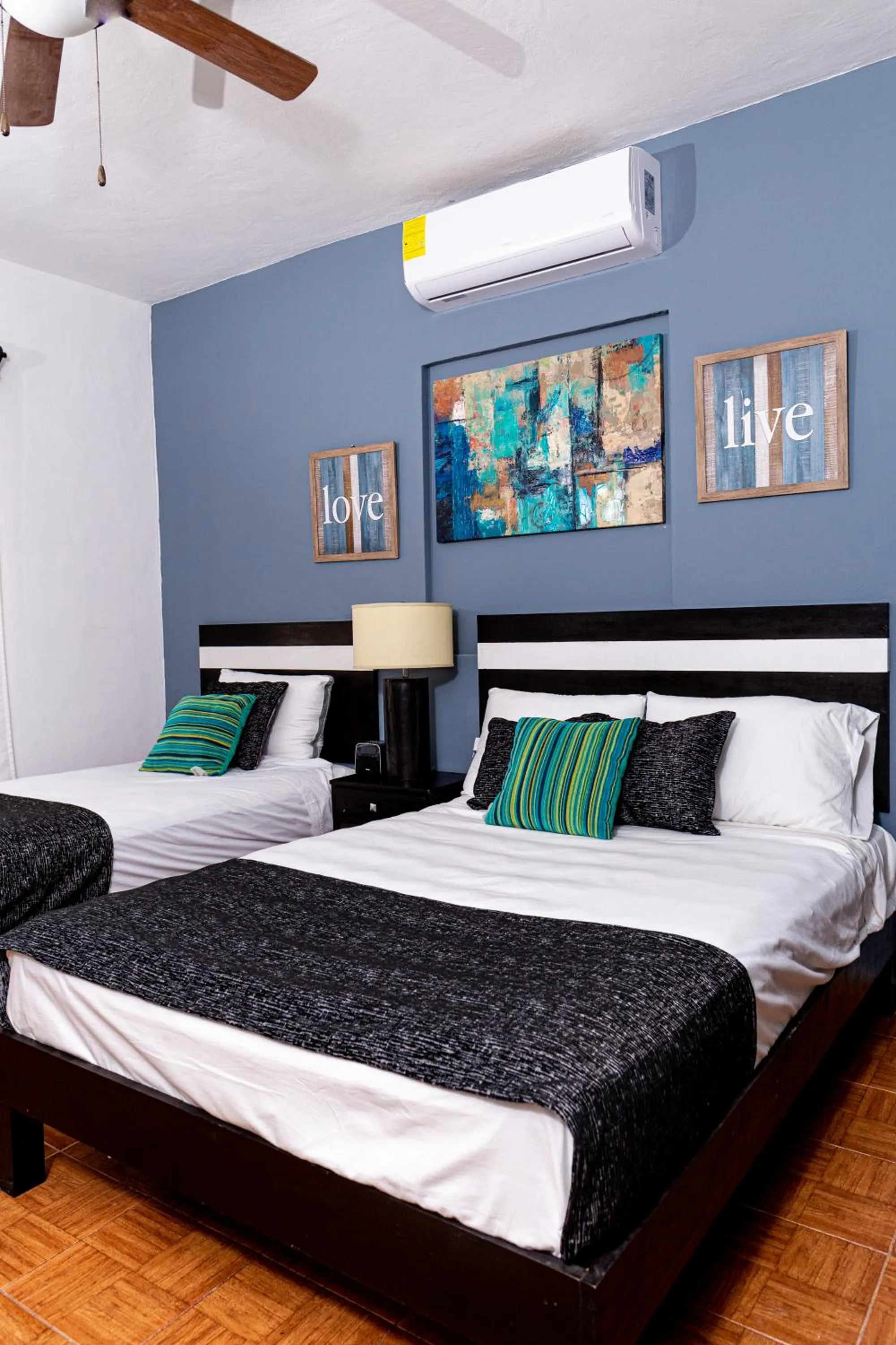 Photo of the whole room, Bed in Santa Fe Studios And Suites