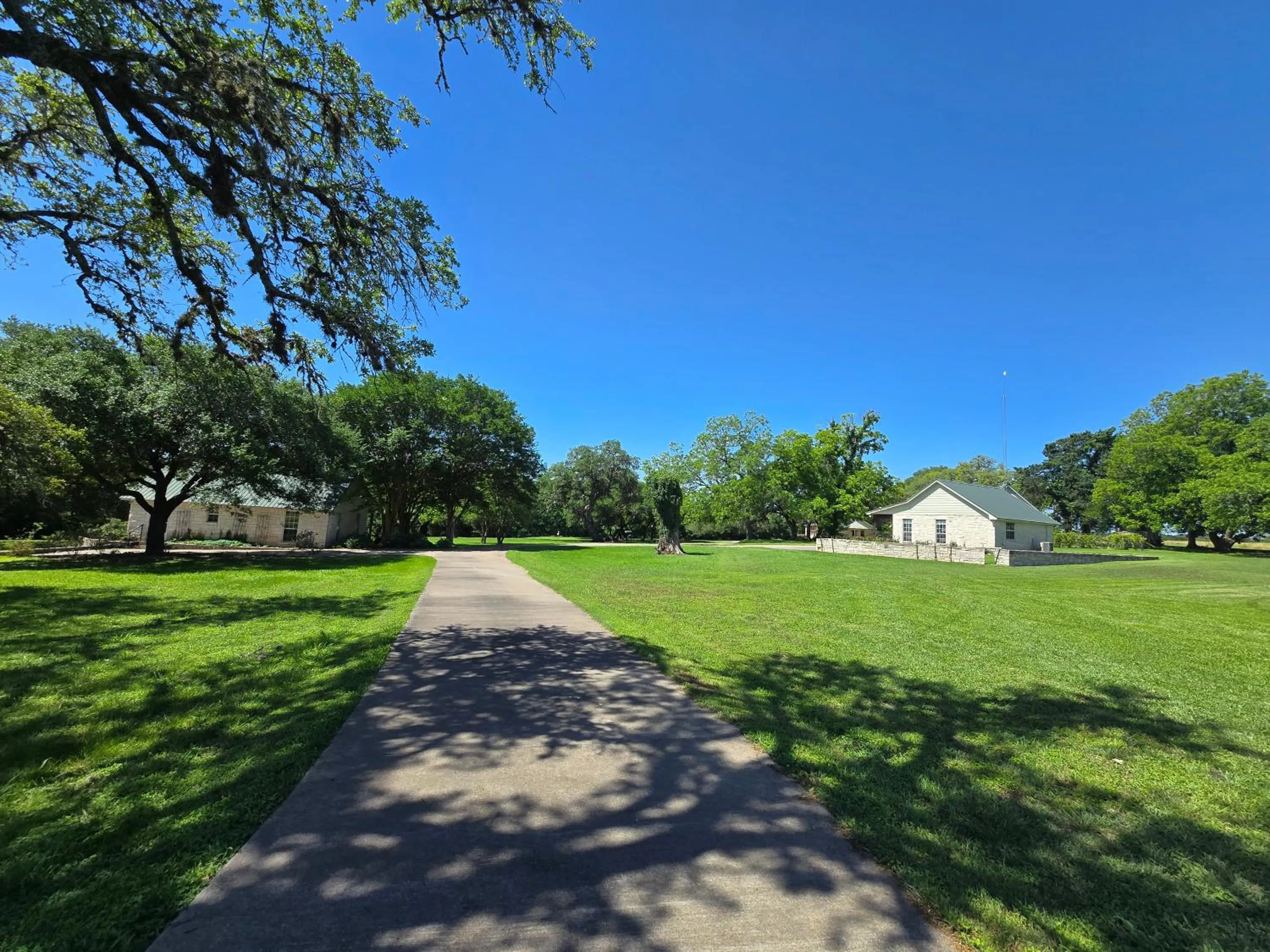 Facade/entrance in Inn at Indian Creek