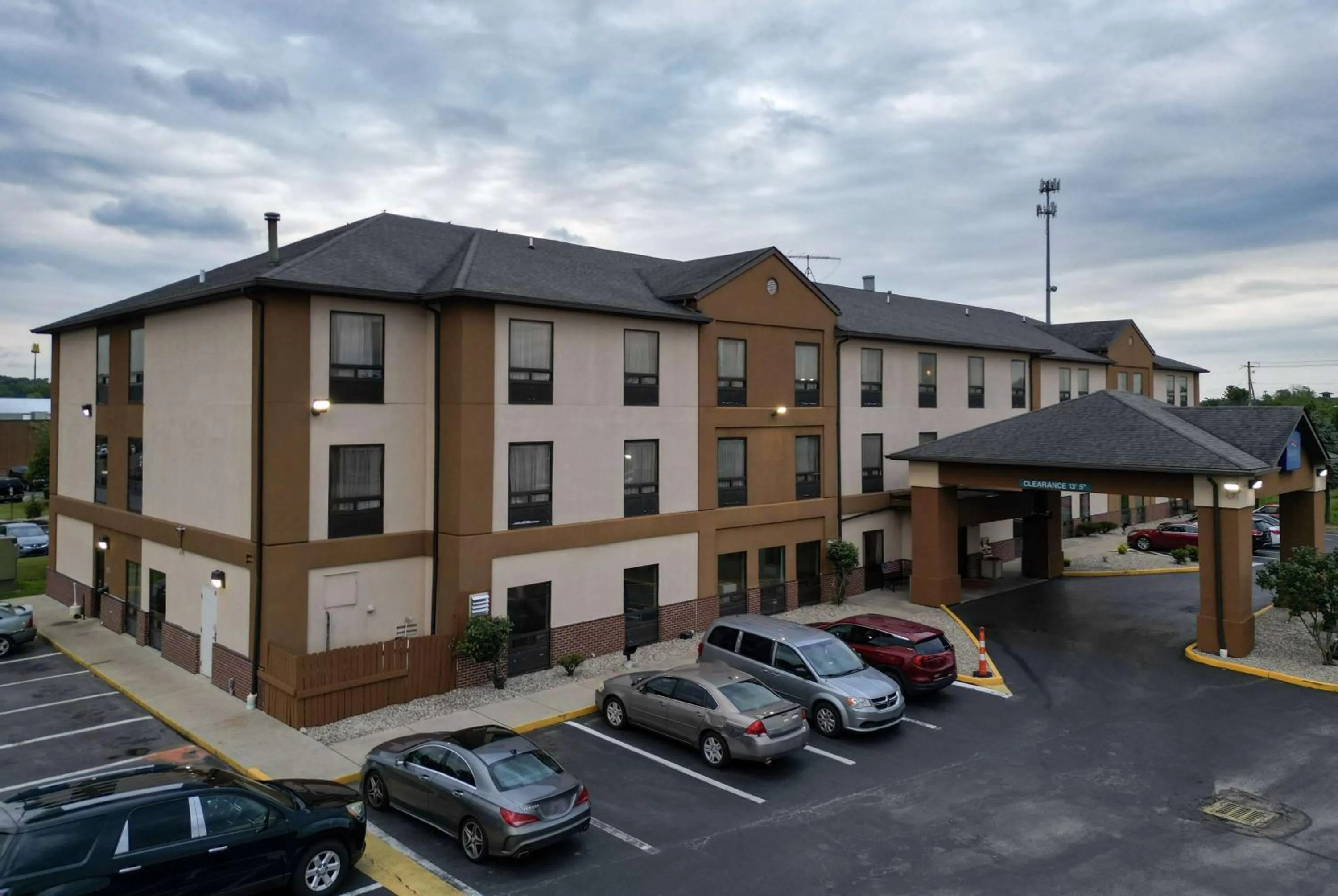 Property building in Baymont by Wyndham Mason