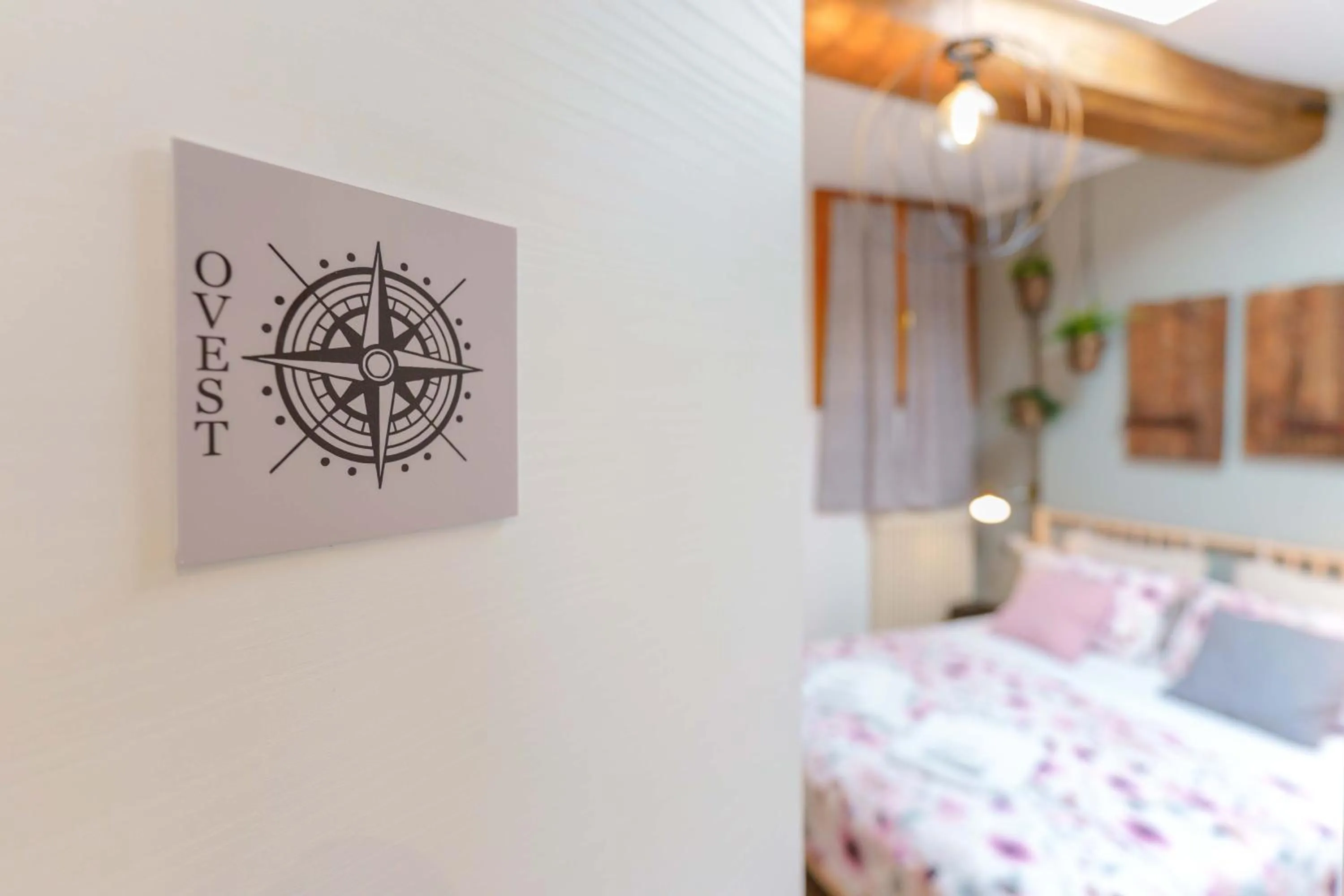 Decorative detail, Bed in B&B Il Viaggio Bologna