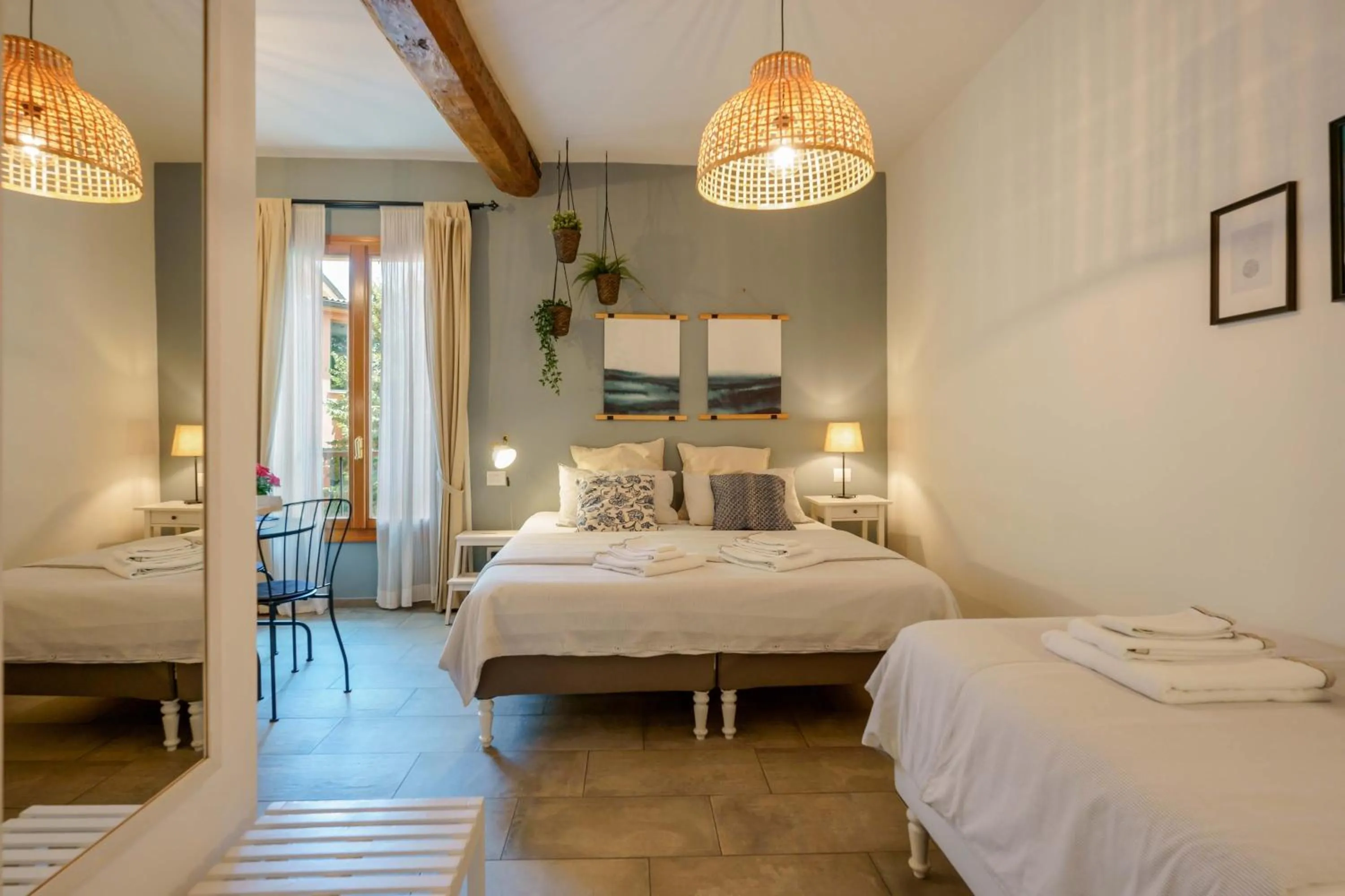 Photo of the whole room, Bed in B&B Il Viaggio Bologna