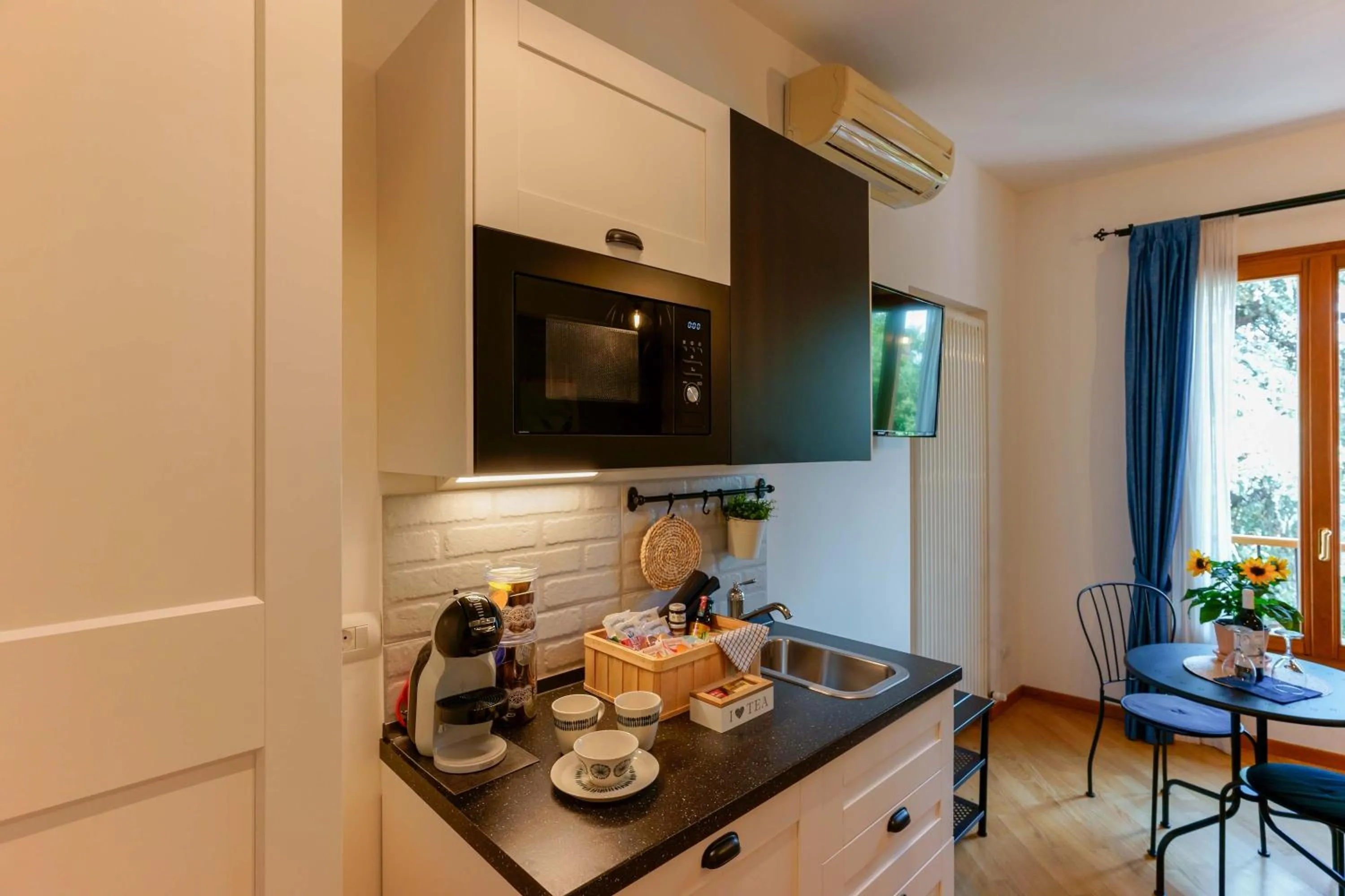 Kitchen or kitchenette in B&B Il Viaggio Bologna