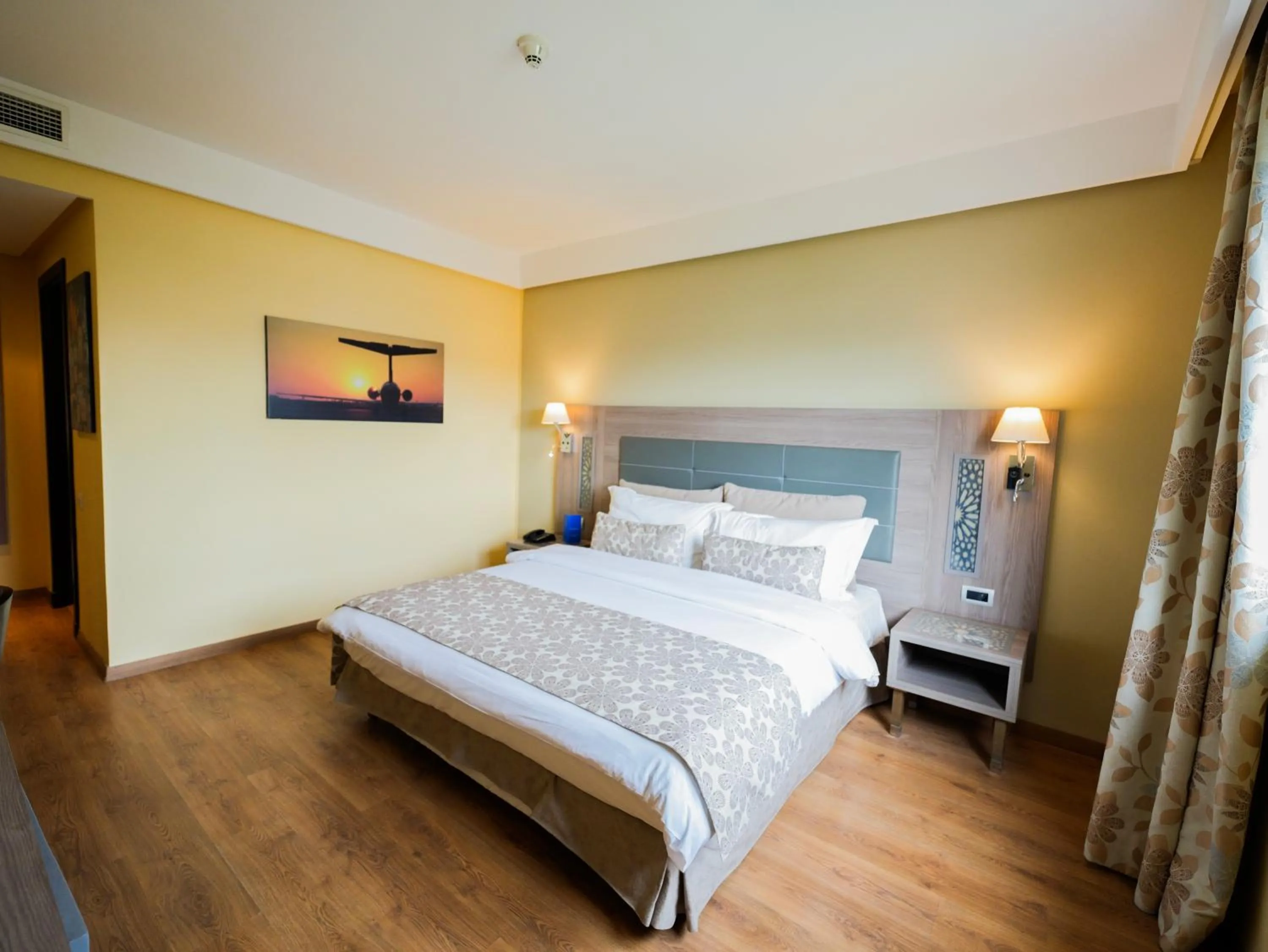 Bedroom, Bed in Sky Casa Airport