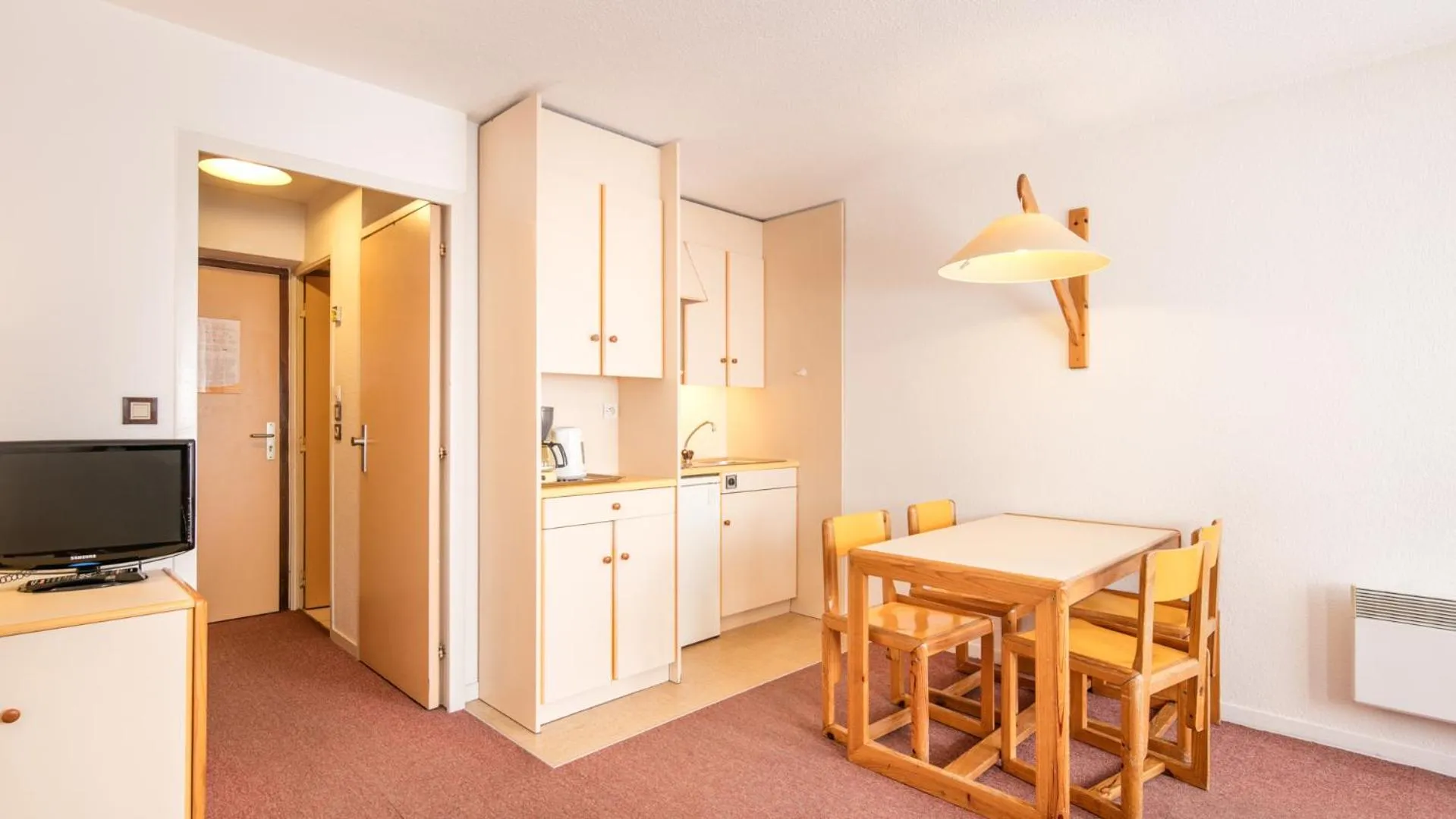 Kitchen or kitchenette in Vacancéole - Résidence La Croix Margot