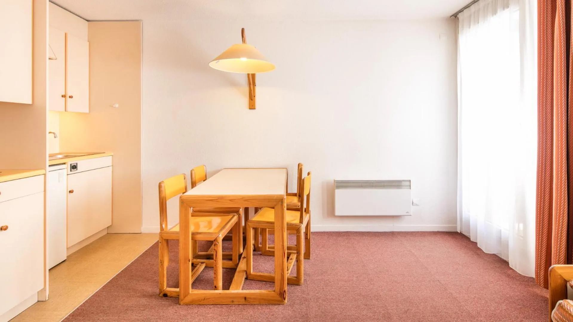 Dining area in Vacancéole - Résidence La Croix Margot