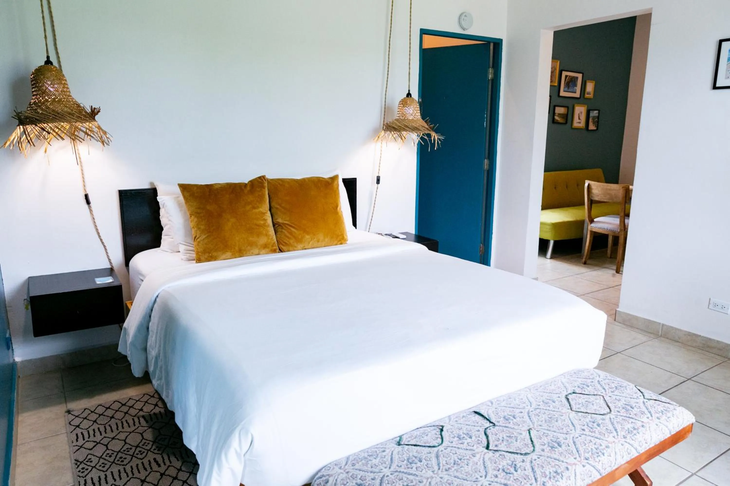 Bed in Numero Uno Beach Apartments