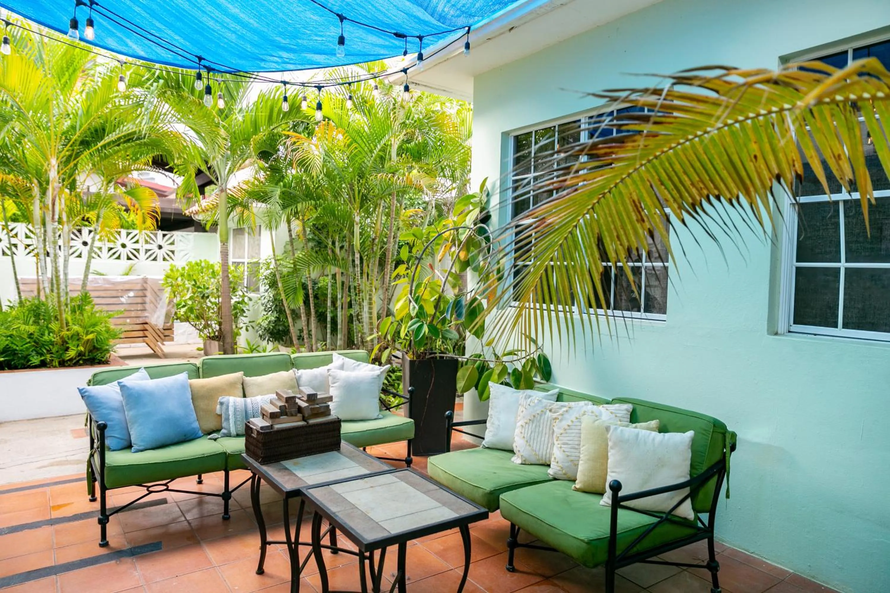 Numero Uno Beach Apartments