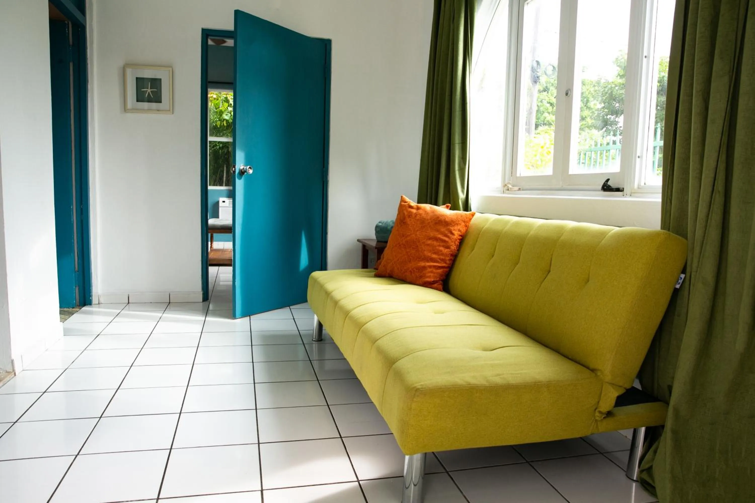 Numero Uno Beach Apartments