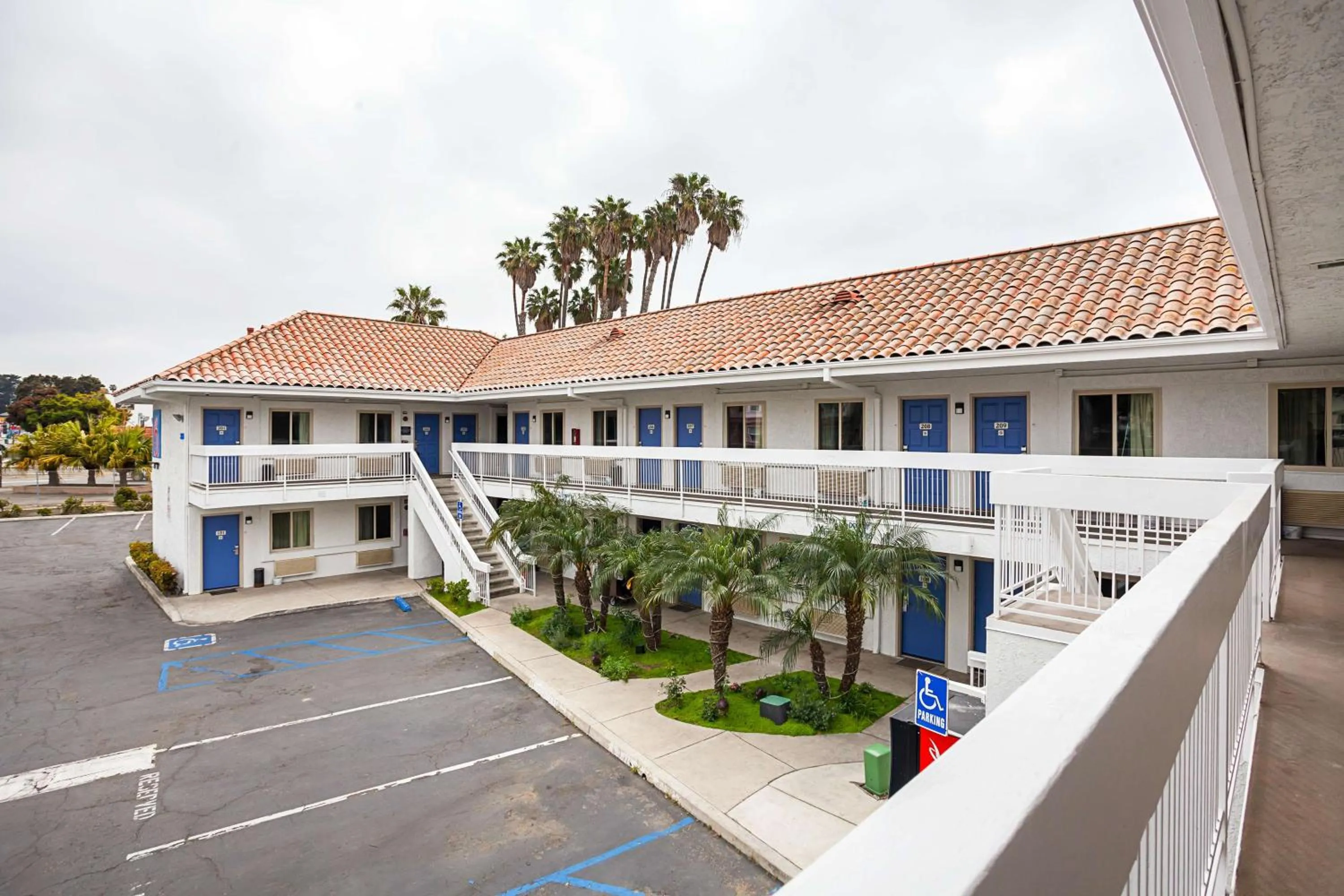 Property building in Motel 6-Ventura, CA - Downtown