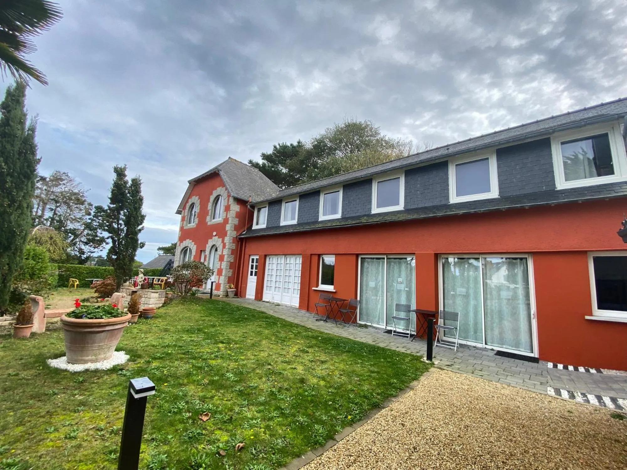 Property building in Park Hotel Bellevue