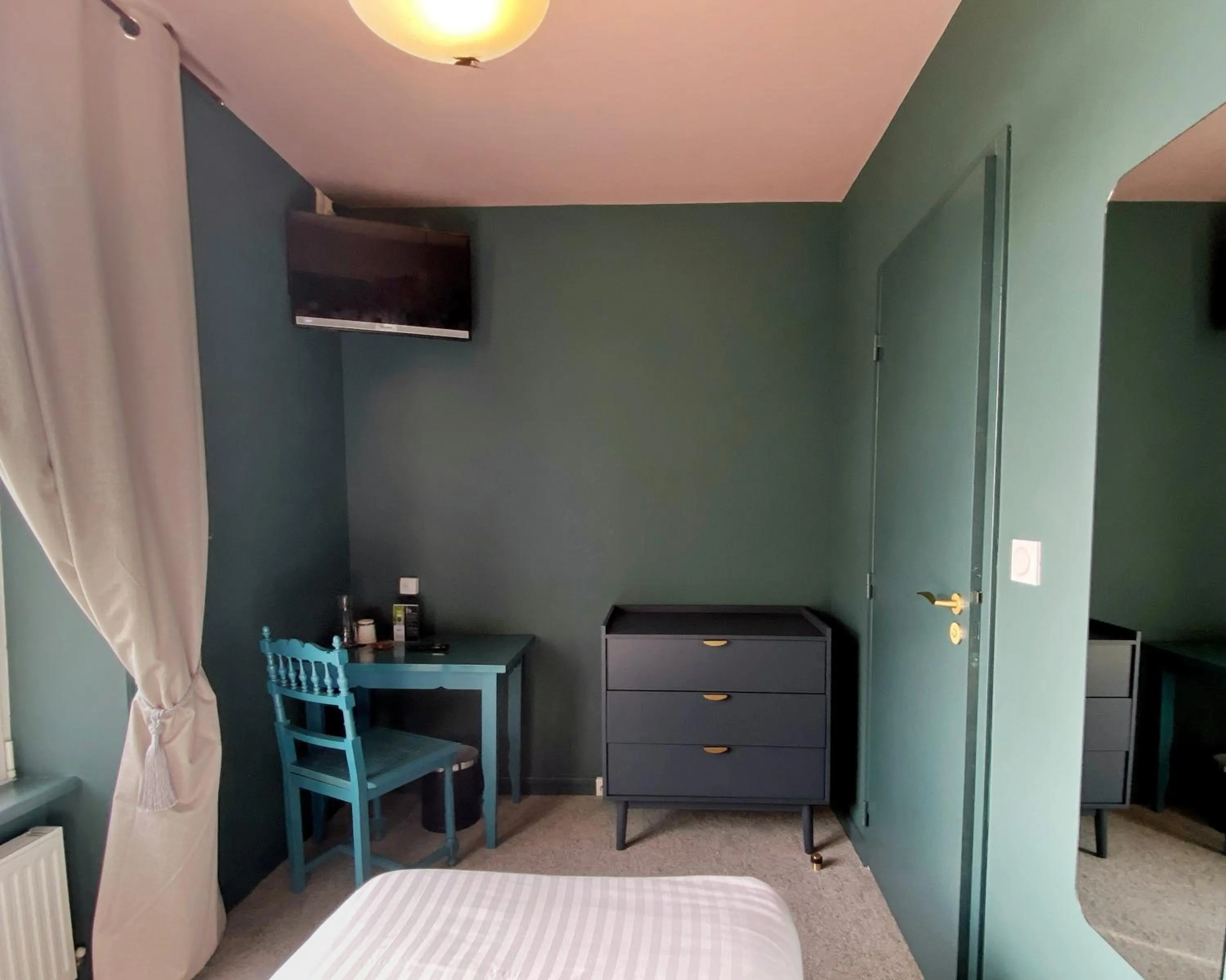 TV and multimedia, Bed in Park Hotel Bellevue