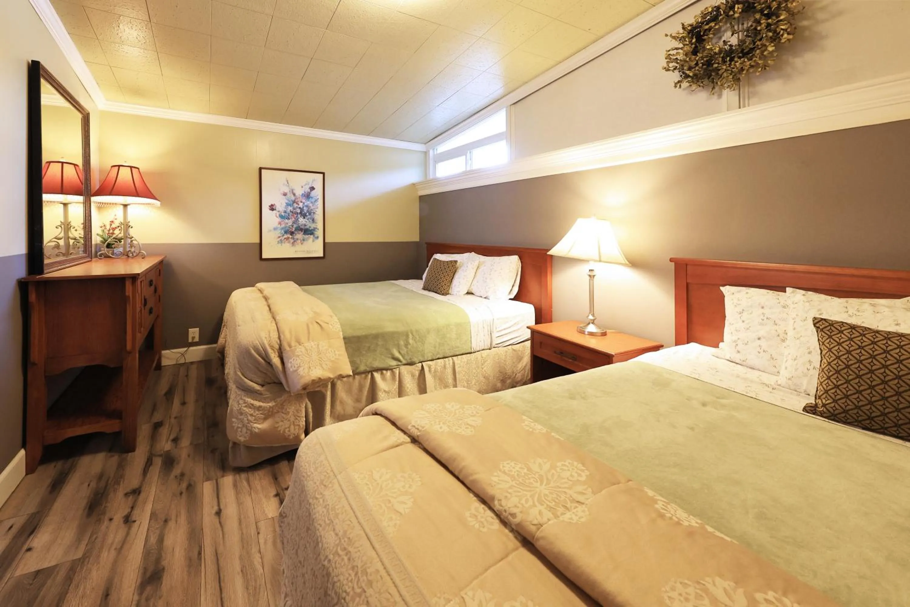 Bed in Beachwood Condos & Resort