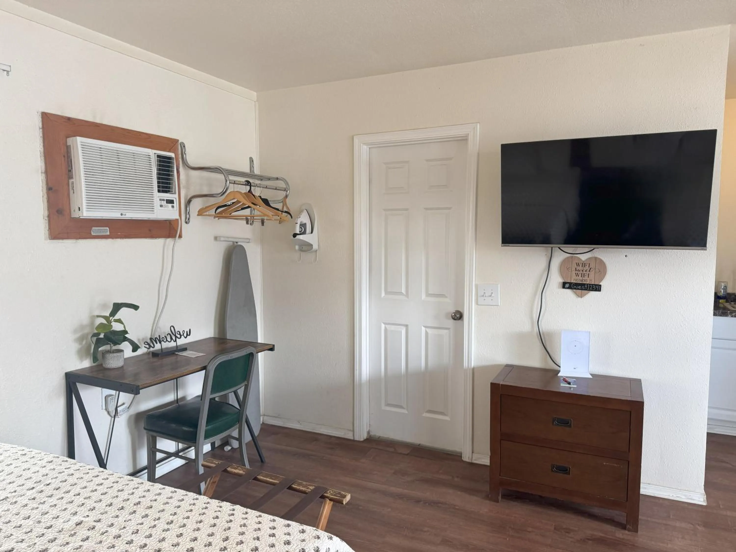 TV and multimedia in Lakeshore Lodge