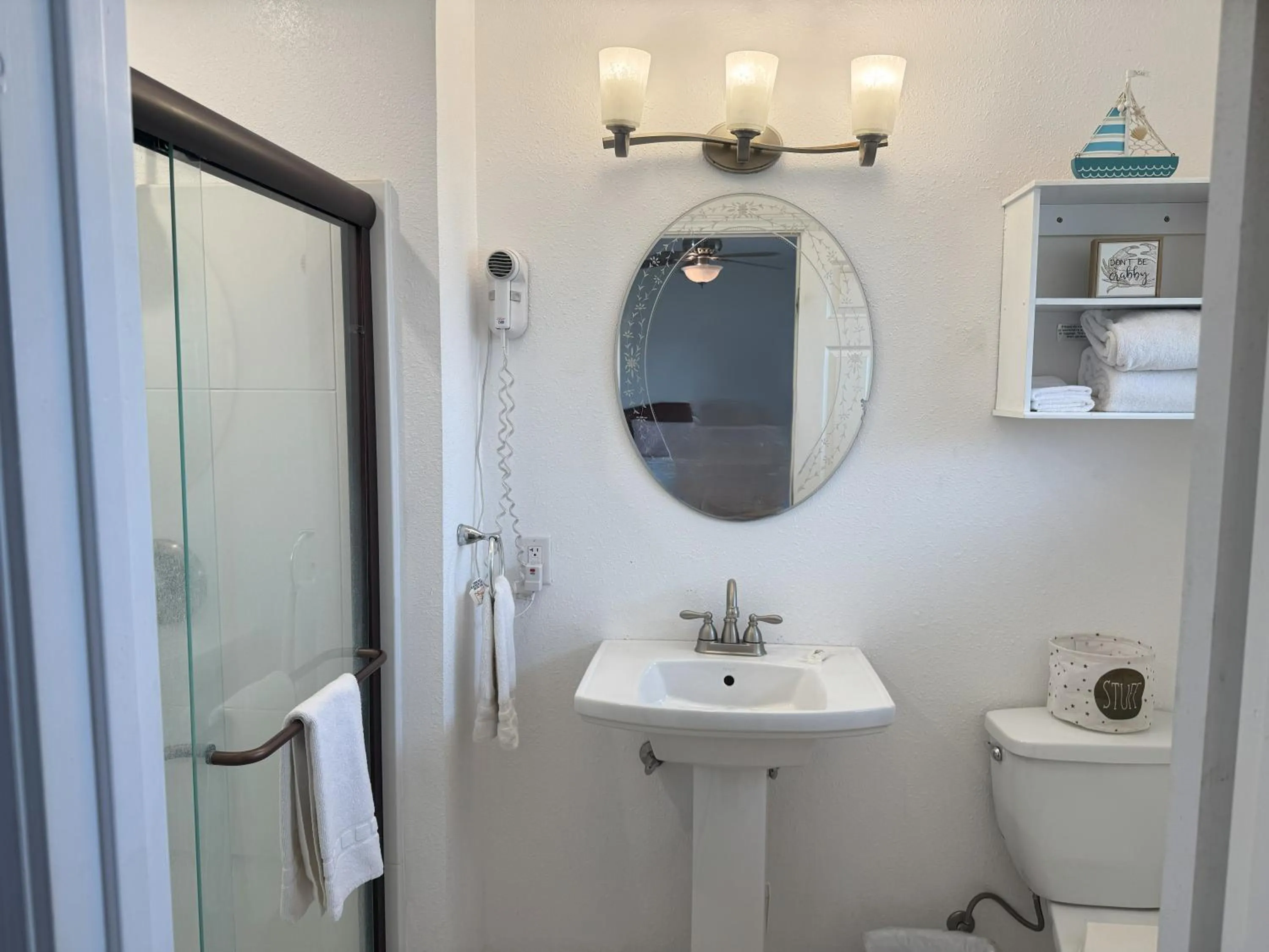 Shower in Lakeshore Lodge