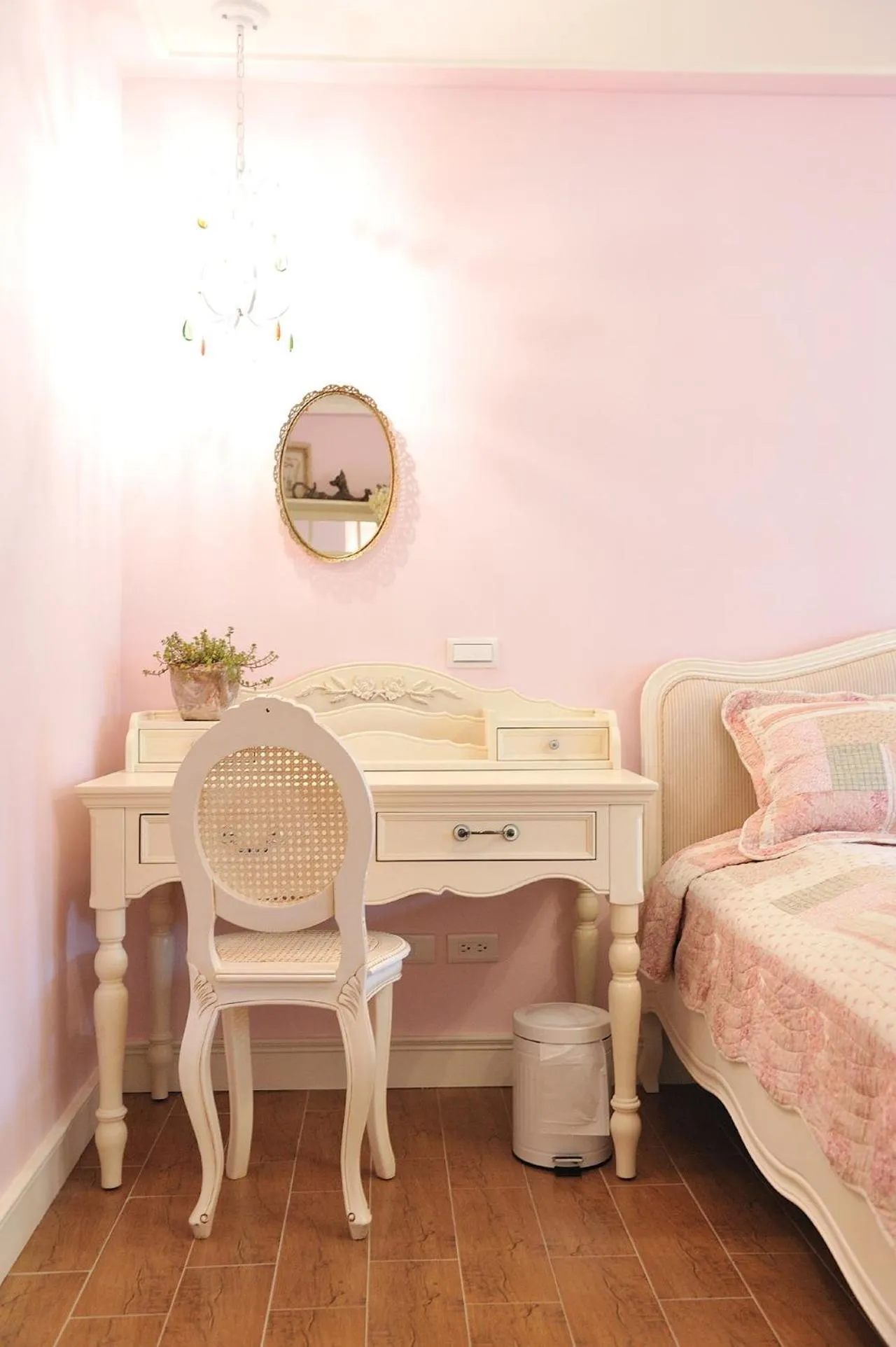 Decorative detail, Bed in Fazhana Village B&B