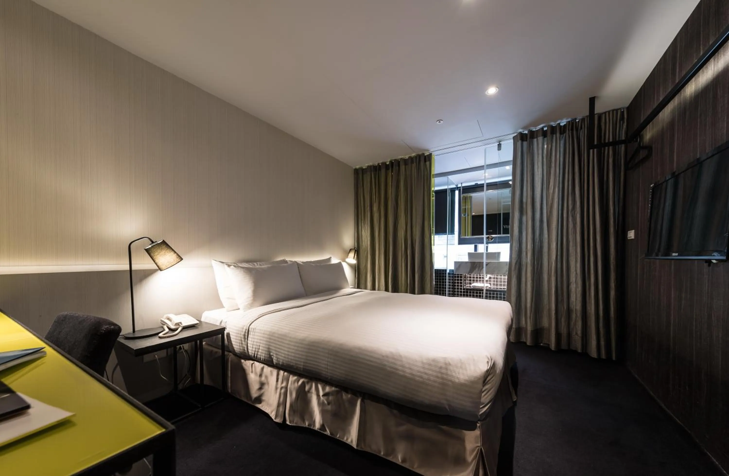 Bed in Vendome East Inn