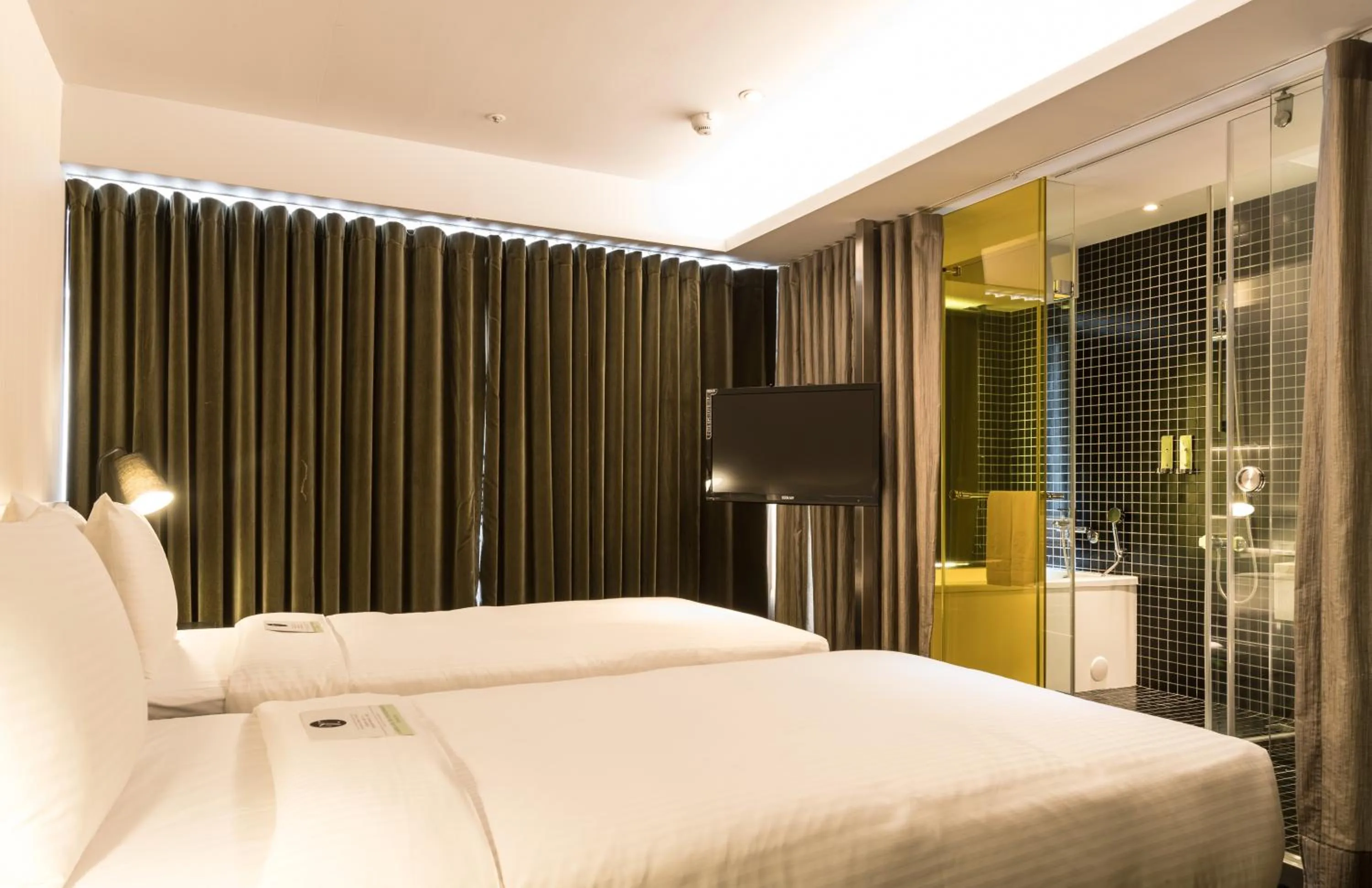 Bed in Vendome East Inn