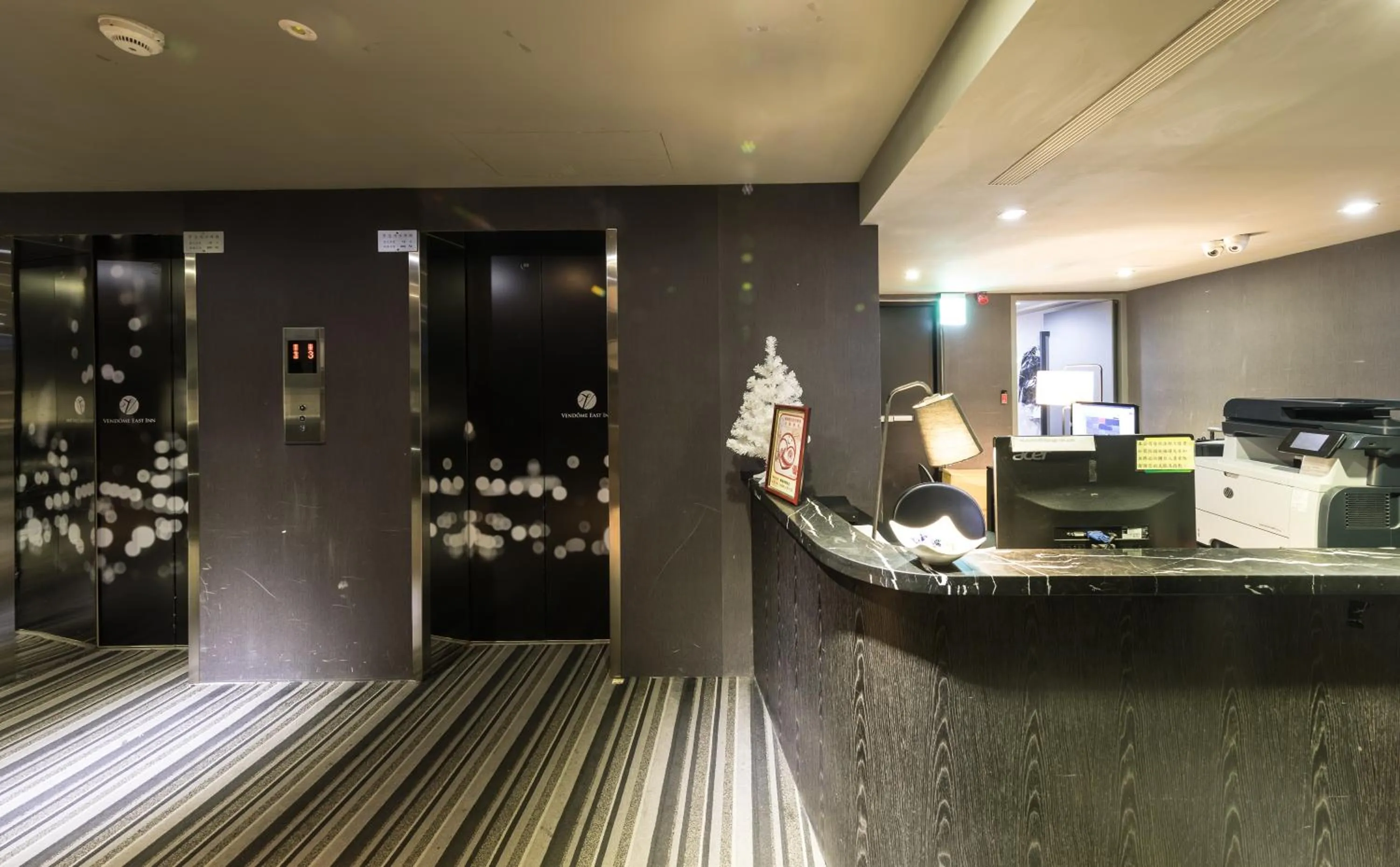 Lobby or reception in Vendome East Inn