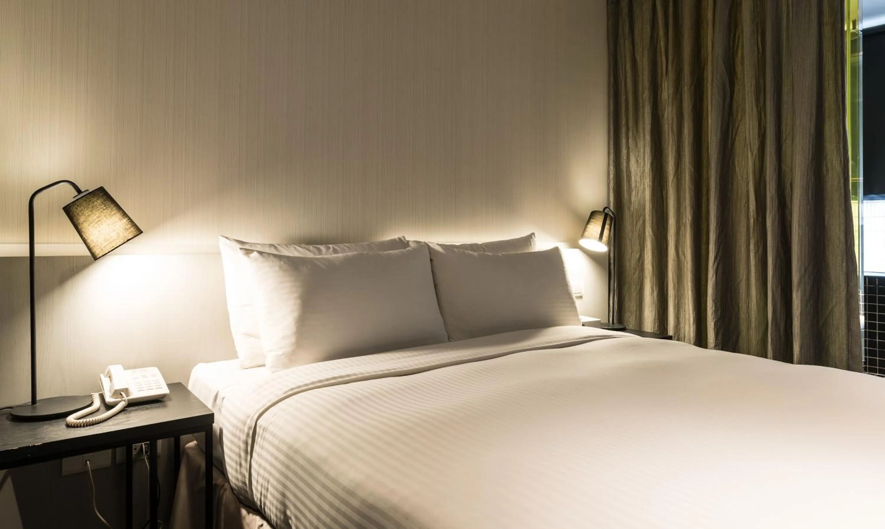 Bed in Vendome East Inn