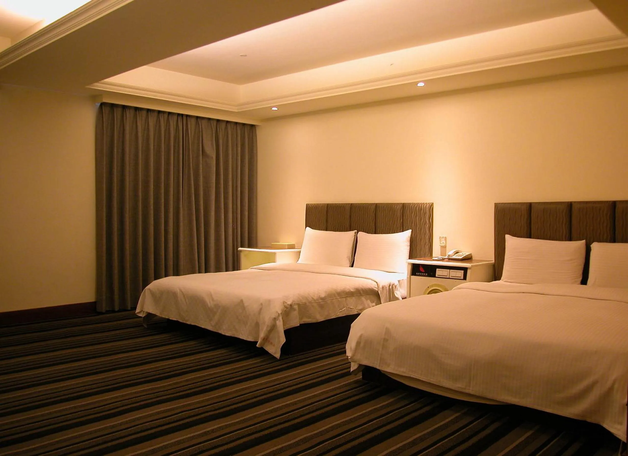 Bed in Zaw Jung Business Hotel