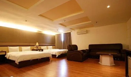 Photo of the whole room, Bed in Zaw Jung Business Hotel