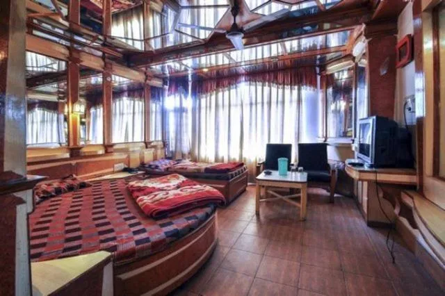 Photo of the whole room, Bed in Hotel Gulmarg Regency