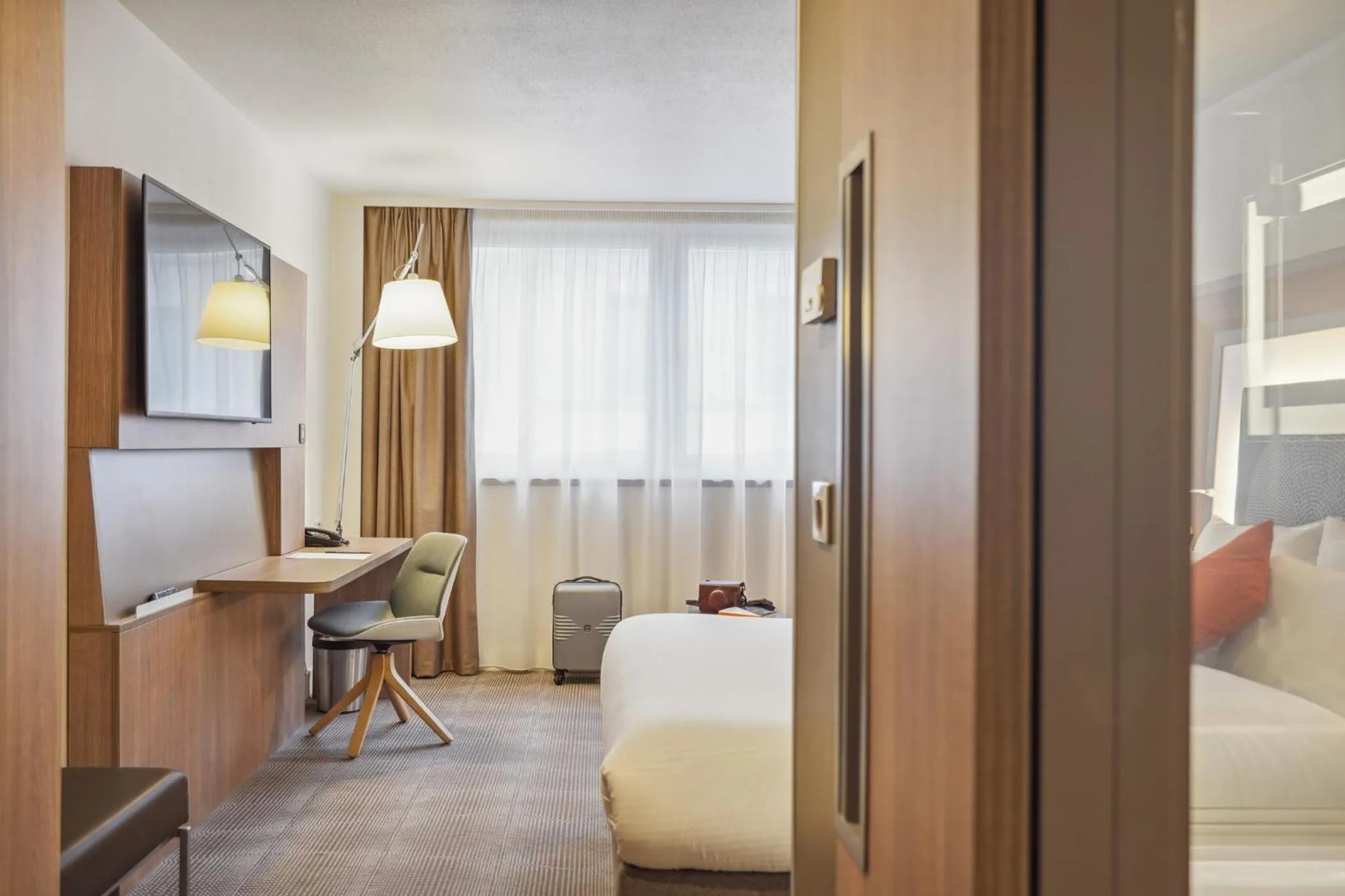 TV and multimedia, Bed in Novotel Paris Gare De Lyon