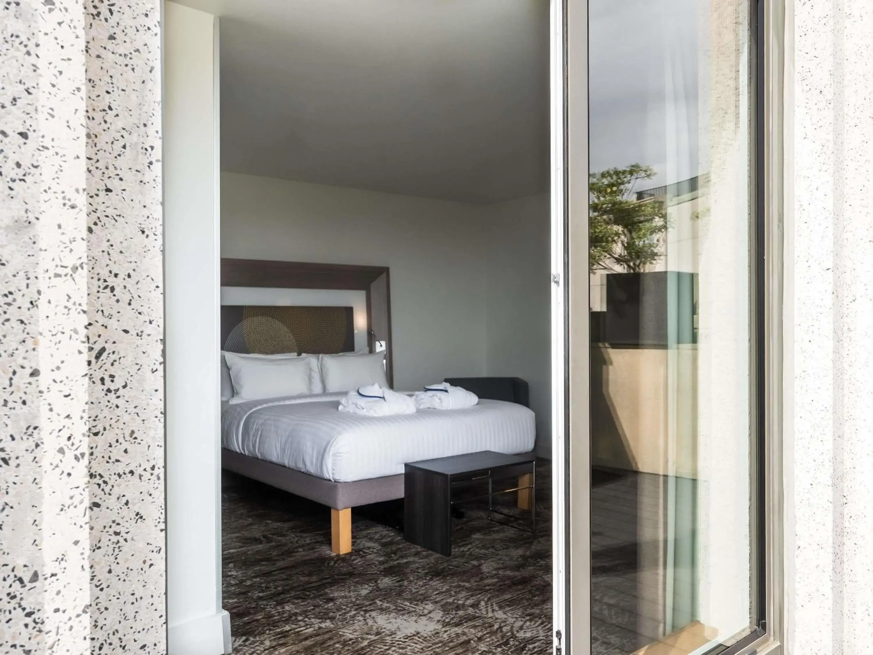 Executive Double Room with Queen Size Bed and Terrace in Novotel Paris Gare De Lyon Executive Double Room with Queen Size Bed and Terrace in Novotel Paris Gare De Lyon