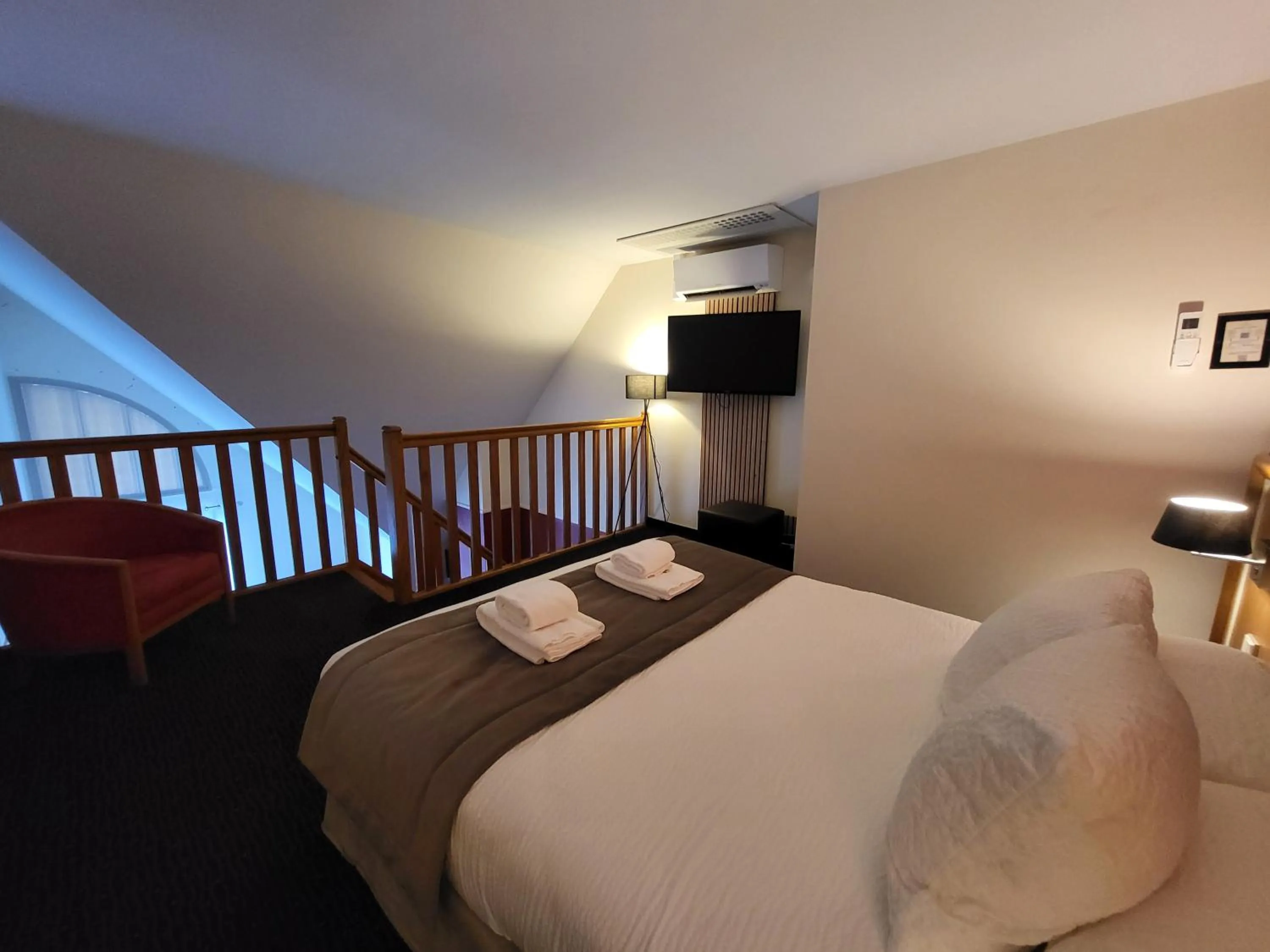 Bed in Domaine de la Forêt d'Orient, Logis Hôtel, Restaurant, Spa et Golf