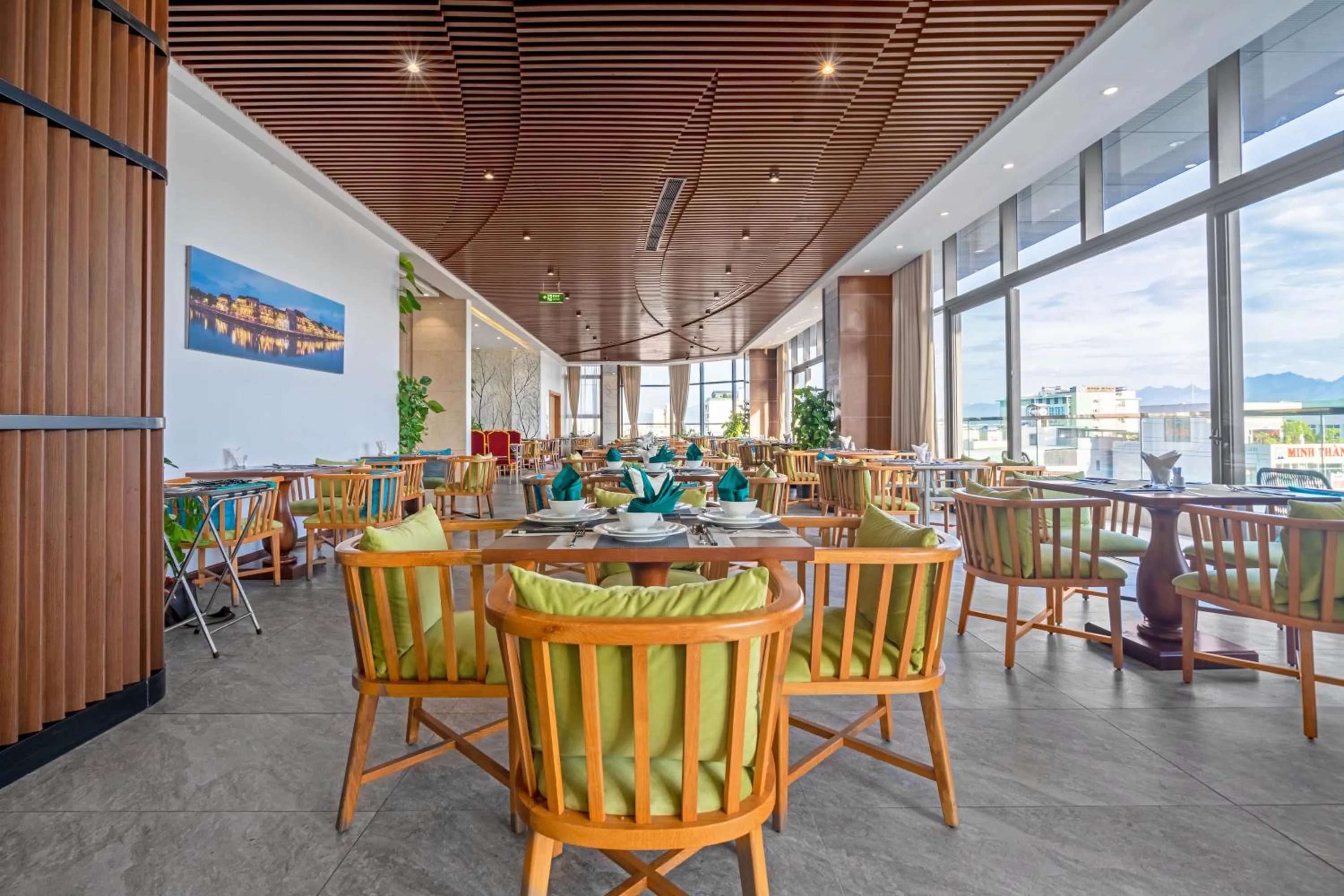 Restaurant/places to eat in G8 Luxury Hotel and Spa Da Nang