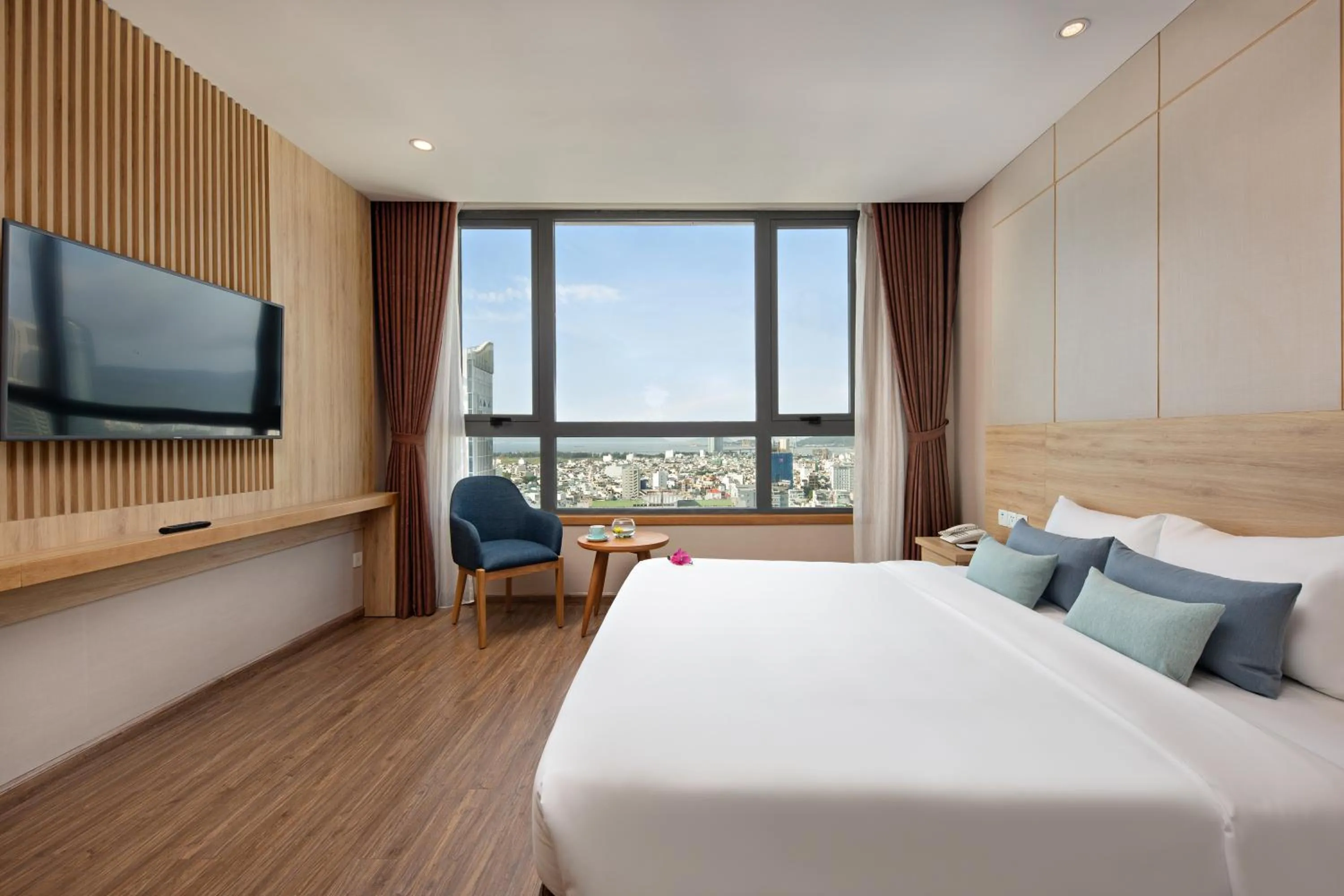 Photo of the whole room, Bed in G8 Luxury Hotel and Spa Da Nang