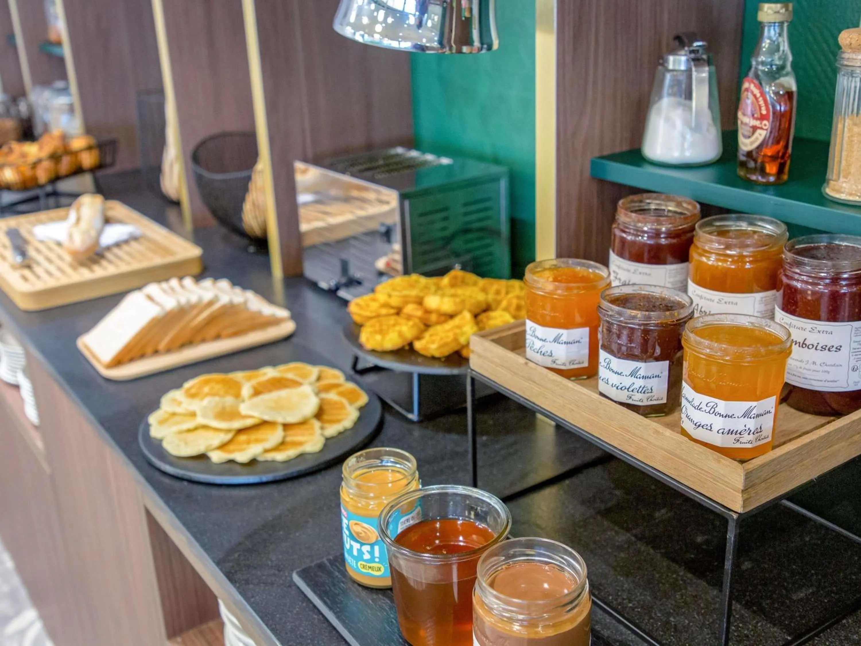 Breakfast in Mercure Aix en Provence Beaumanoir